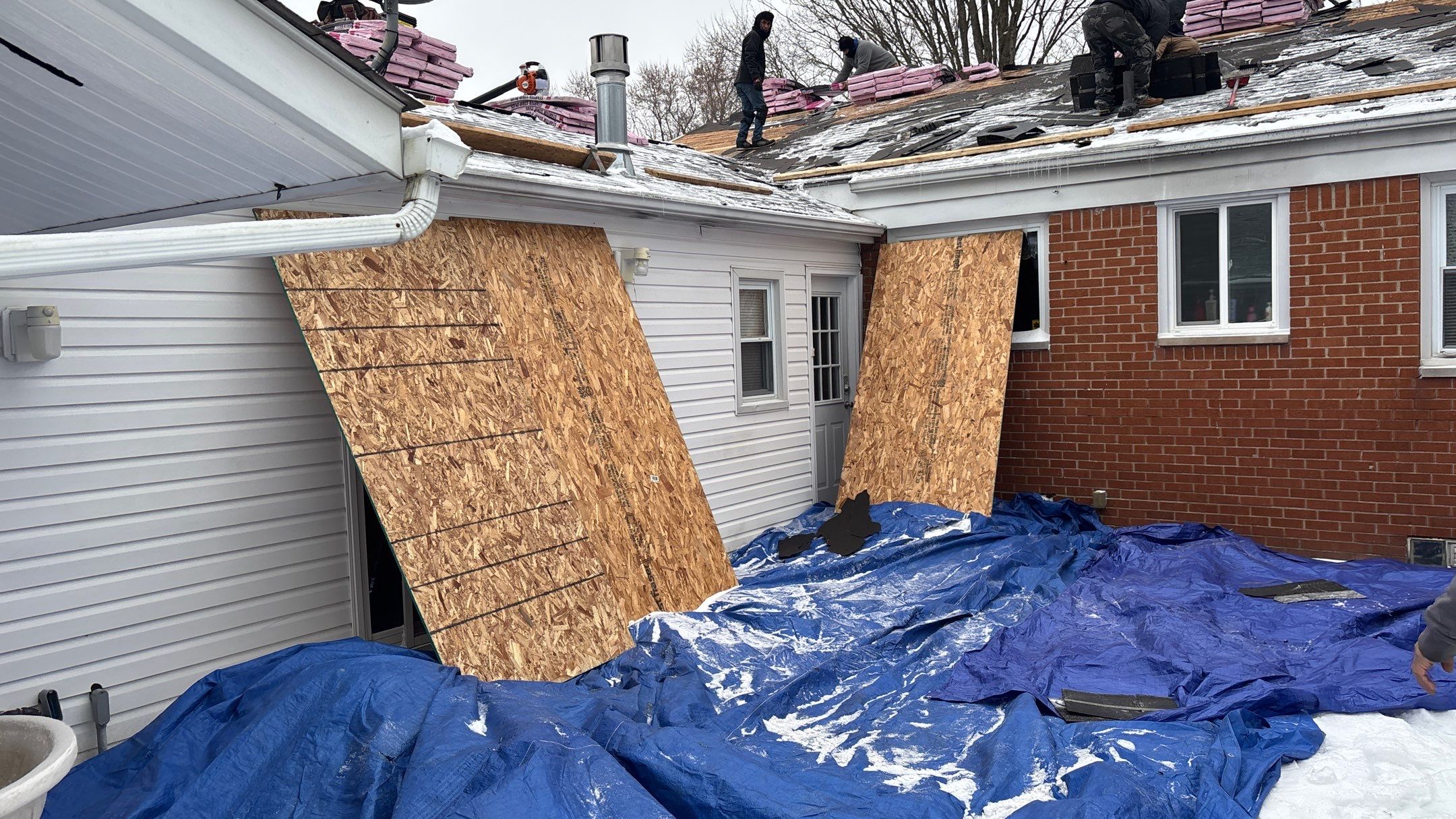 Roof Replacement using Owens Corning Onyx Black by 180 Contractors