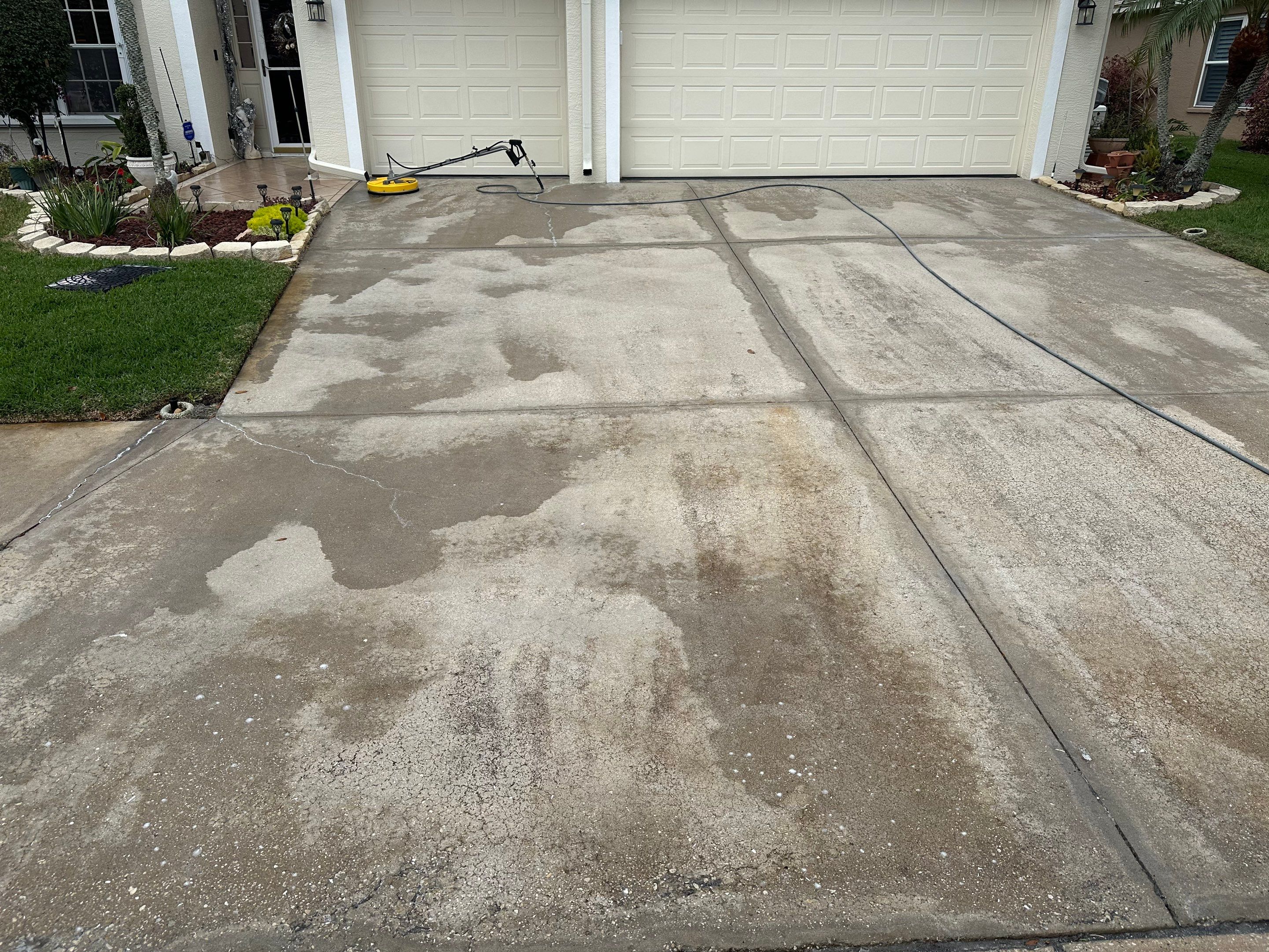 Driveway Cleaning and Rust Treatment - Fairways at Imperial Lakes, Palmetto, FL | Sunshine AquaWash by Sunshine AquaWash