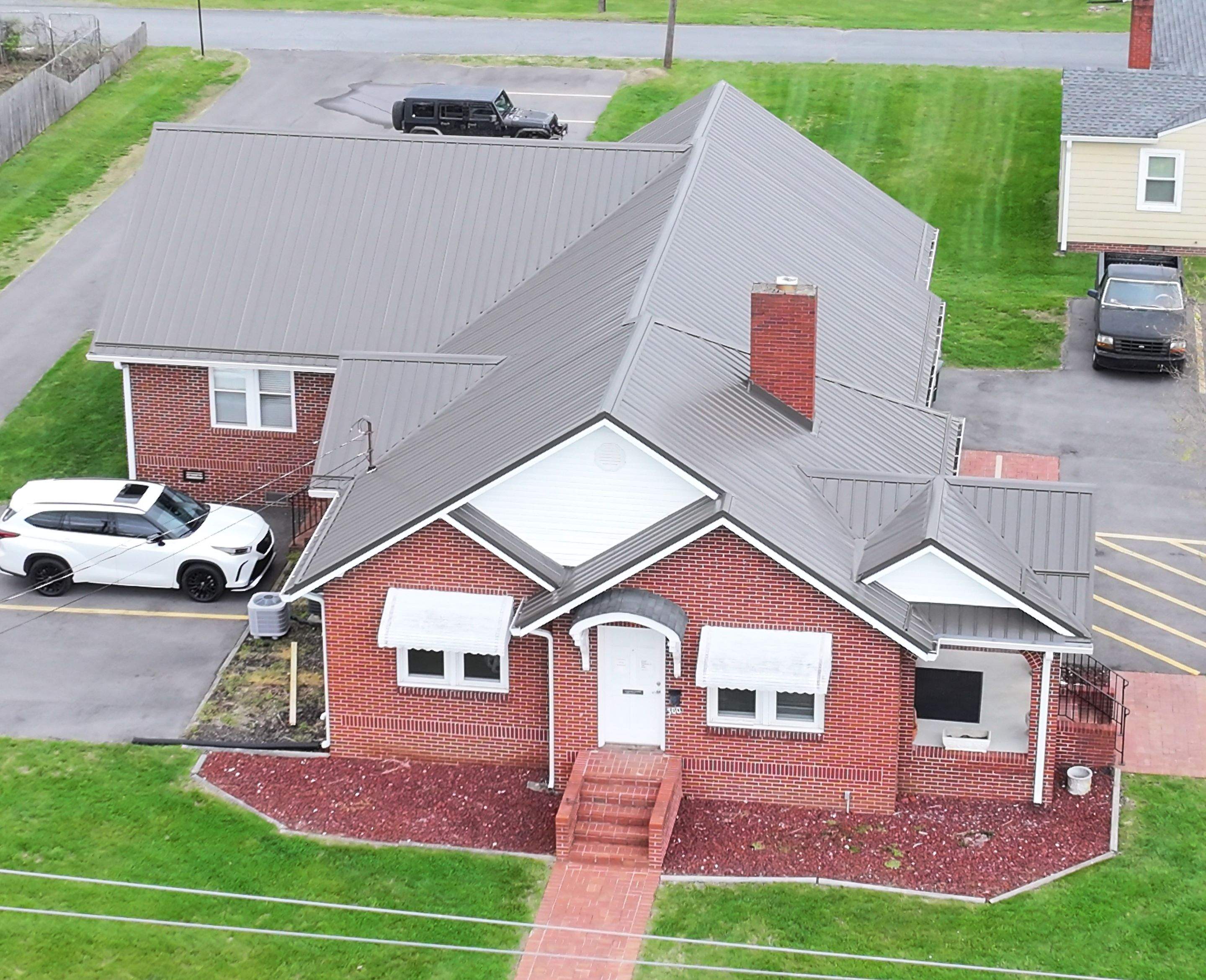 Carter County Planning Office by Omnia Roofing