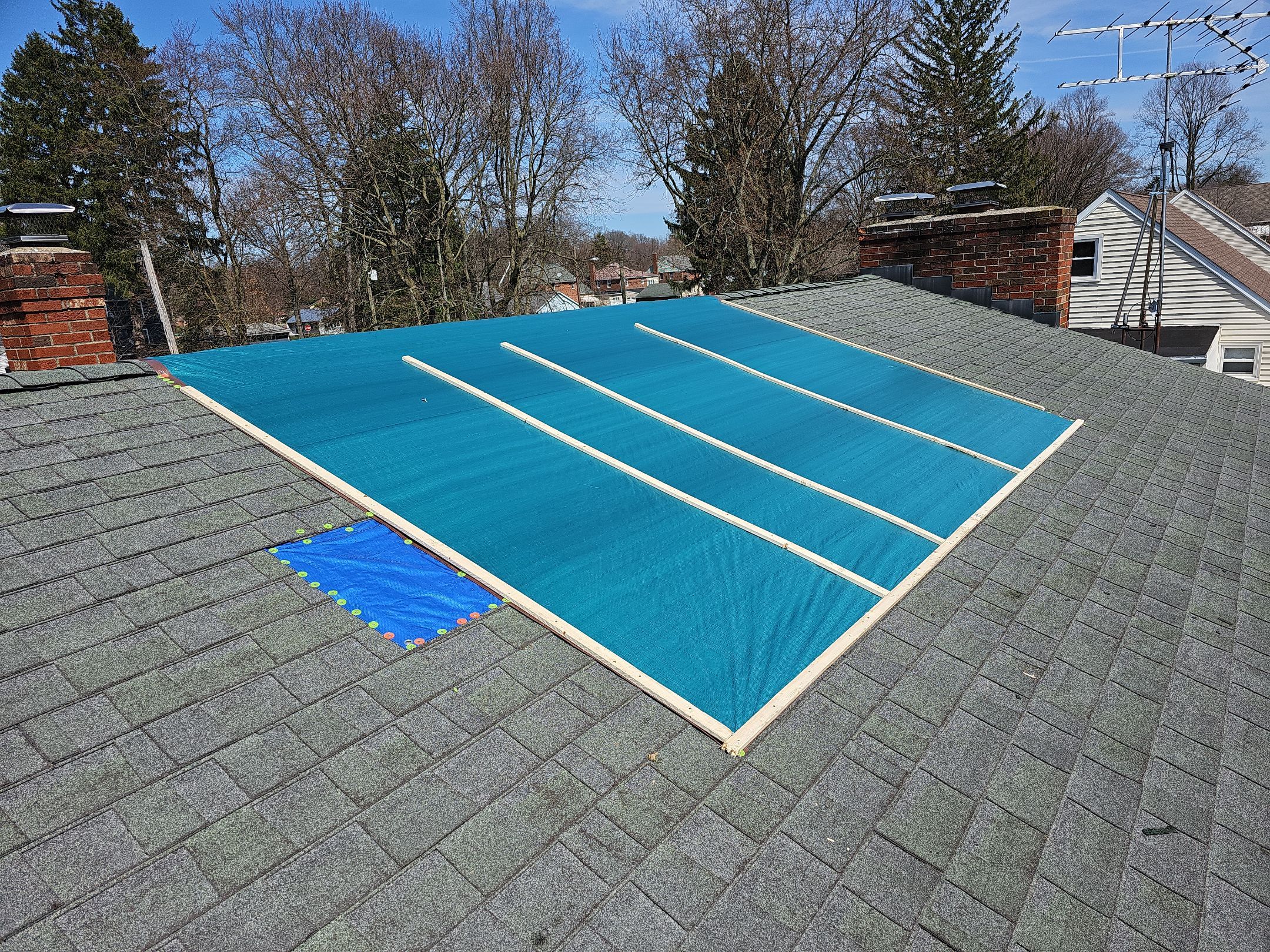 ATLAS PINNACLE COLOR: SUMMER STORM DRIP EDGE: WHITE by Eagle Eye Roofing