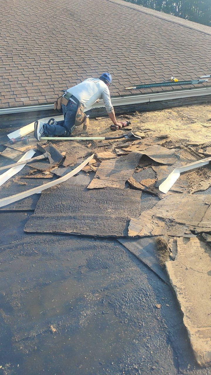 First Assembly of God, De Queen, Arkansas by Hostetler Roofing