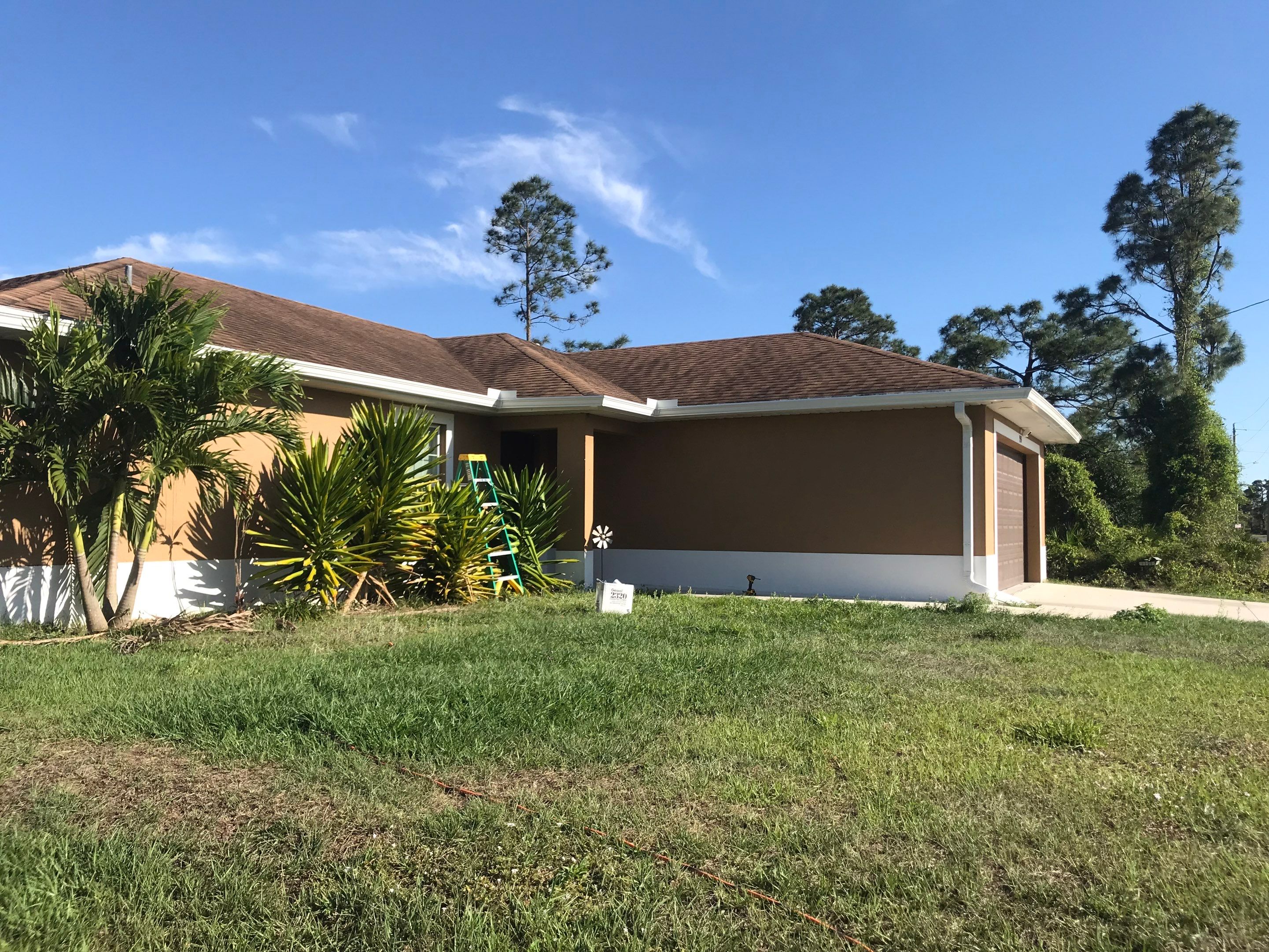 6 Inch Seamless Gutters using White Seamless Gutters in Cape Coral FL by Gutter Professors