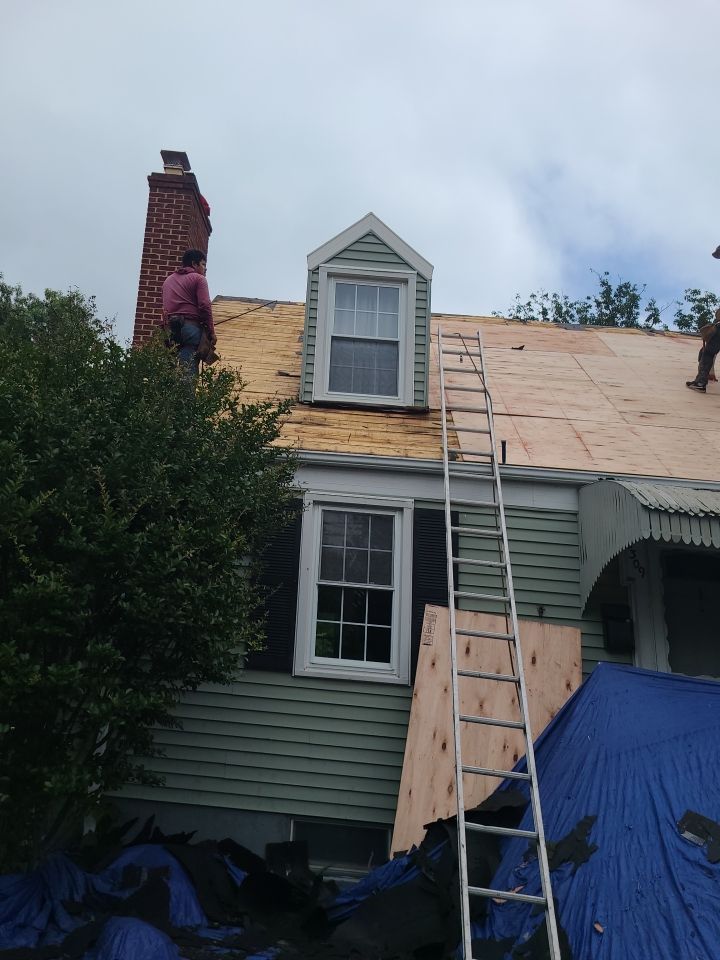 Arlington: CertainTeed Landmark Architectural Shingle in Georgetown Gray by RM Banning, Inc.