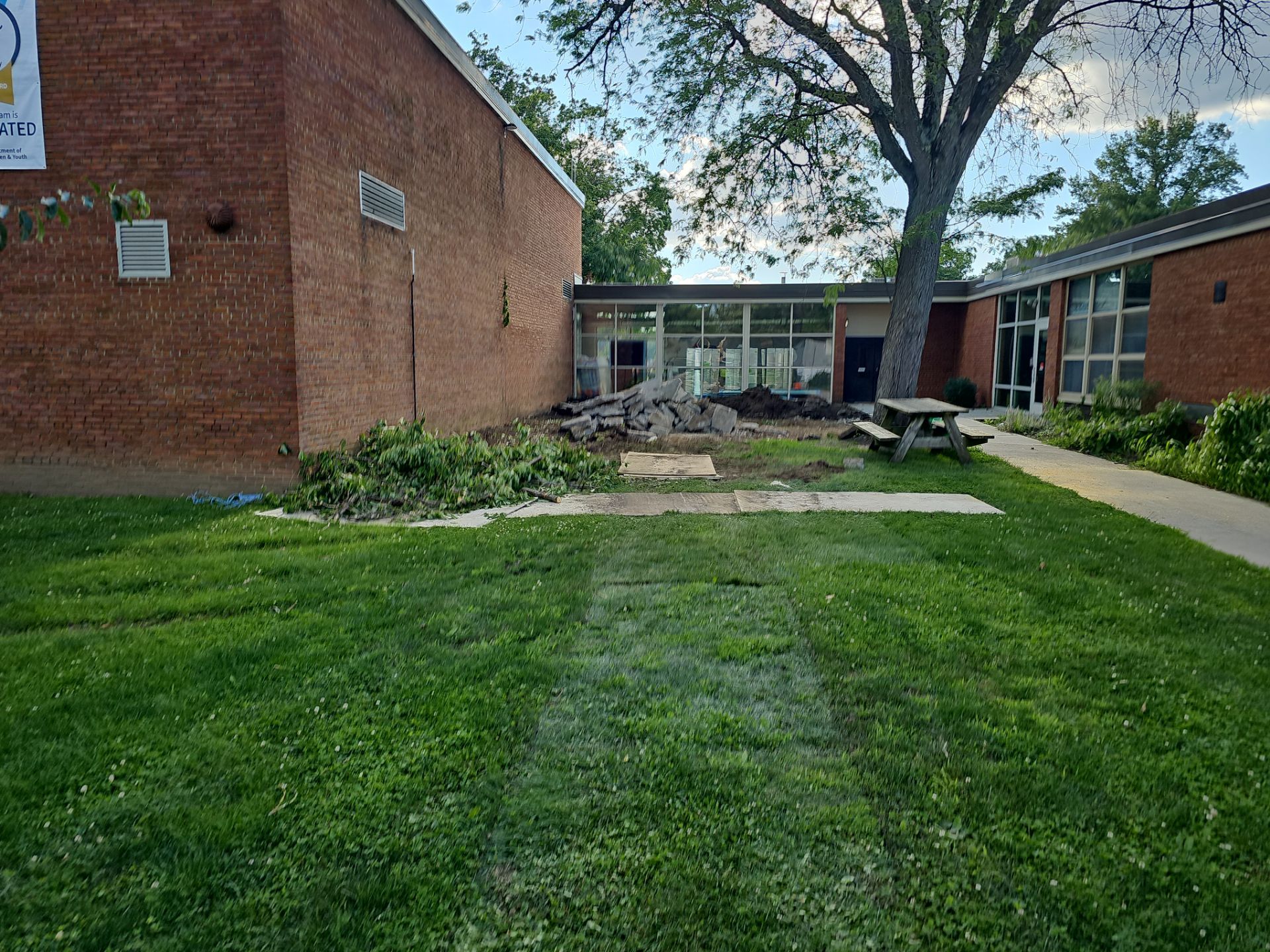 Salem Elementary School Outdoor Classroom by Southwest Greens Midwest