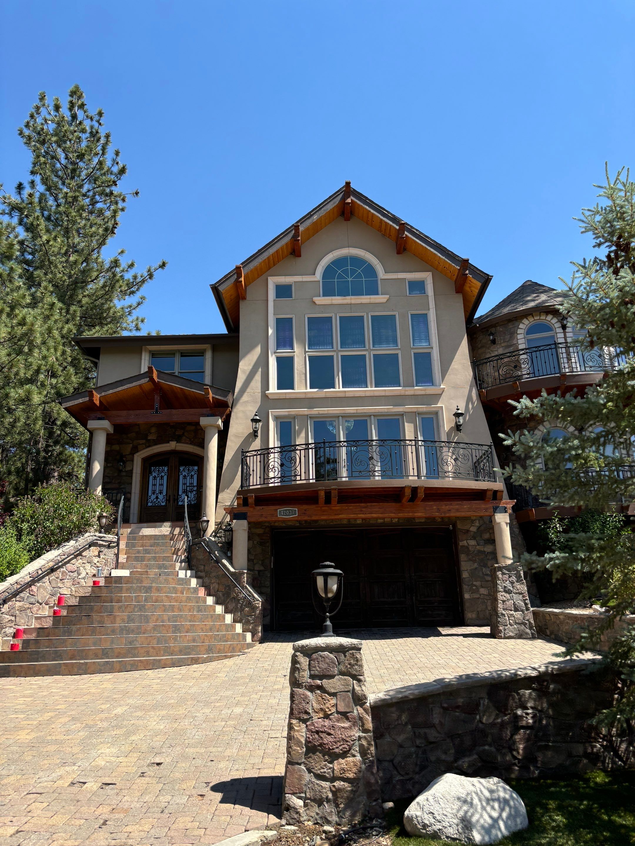 Window Cleaning by Pirate Pete’s Power Washing