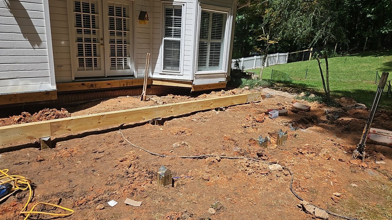 Jameswood Lane - Composite Deck Build by Pillar and Pine