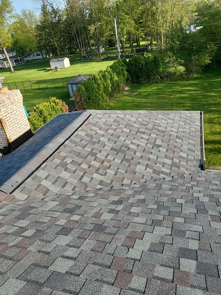 ATLAS PINNACLE COLOR: SUMMER STORM DRIP EDGE: WHITE by Eagle Eye Roofing