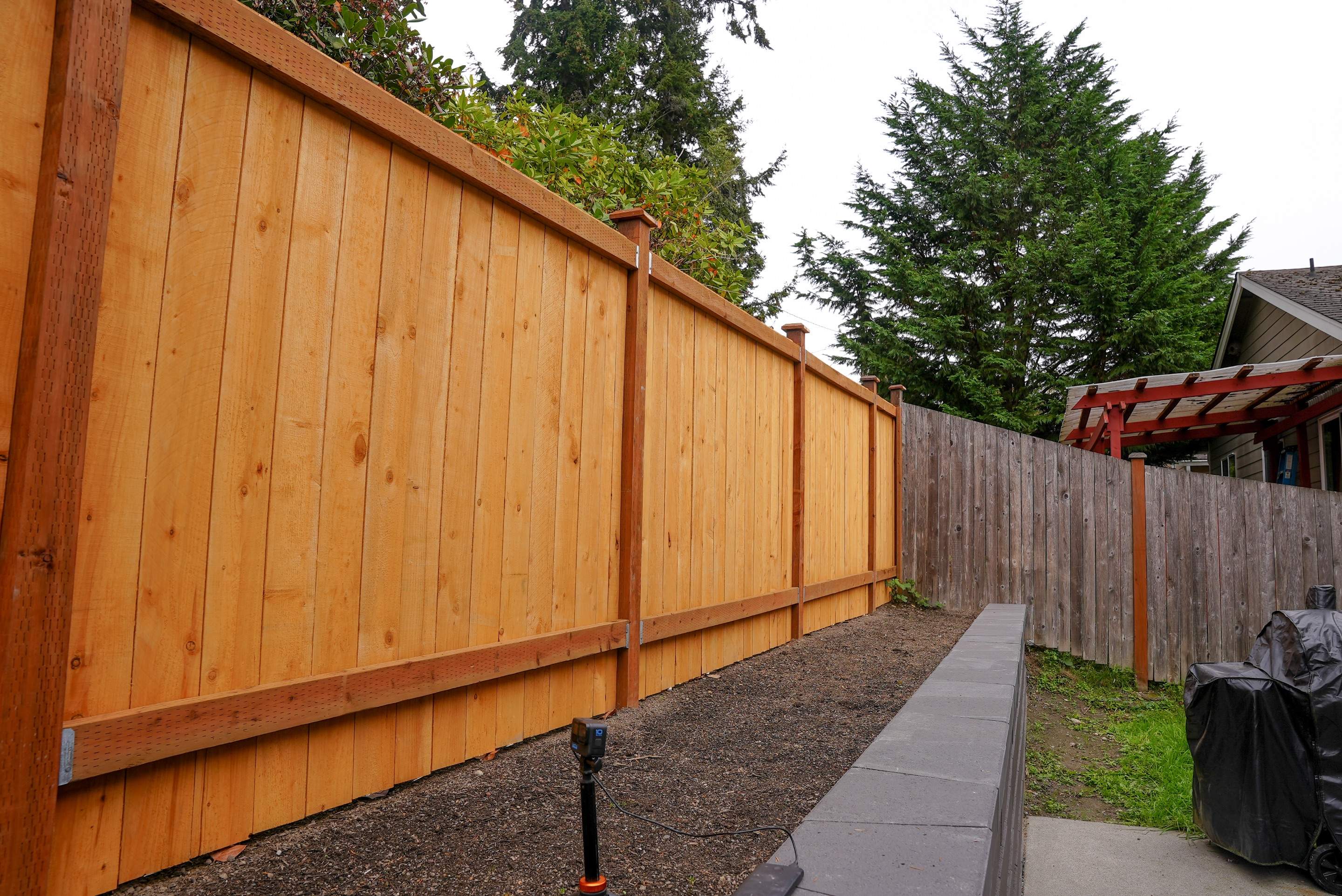 Jireh Outdoor Projects | Retaining Wall & Fence Build by Jireh Asphalt & Concrete Inc 