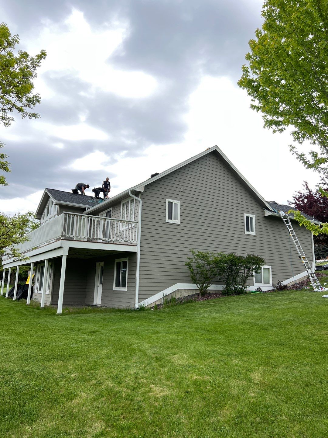GAF Timberline HDZ - Charcoal by Montana Roofing Solutions