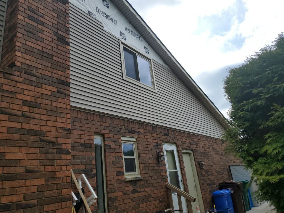 Siding Replacement using Certainteed Restoration Classic D4 by 180 Contractors