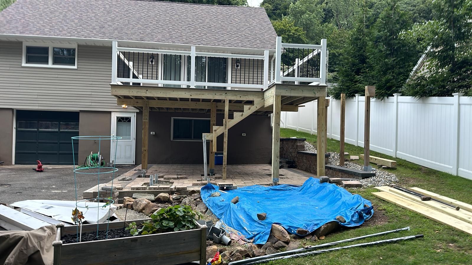 New Deck using Deckorators Venture - Color Sandbar  by deck guardian