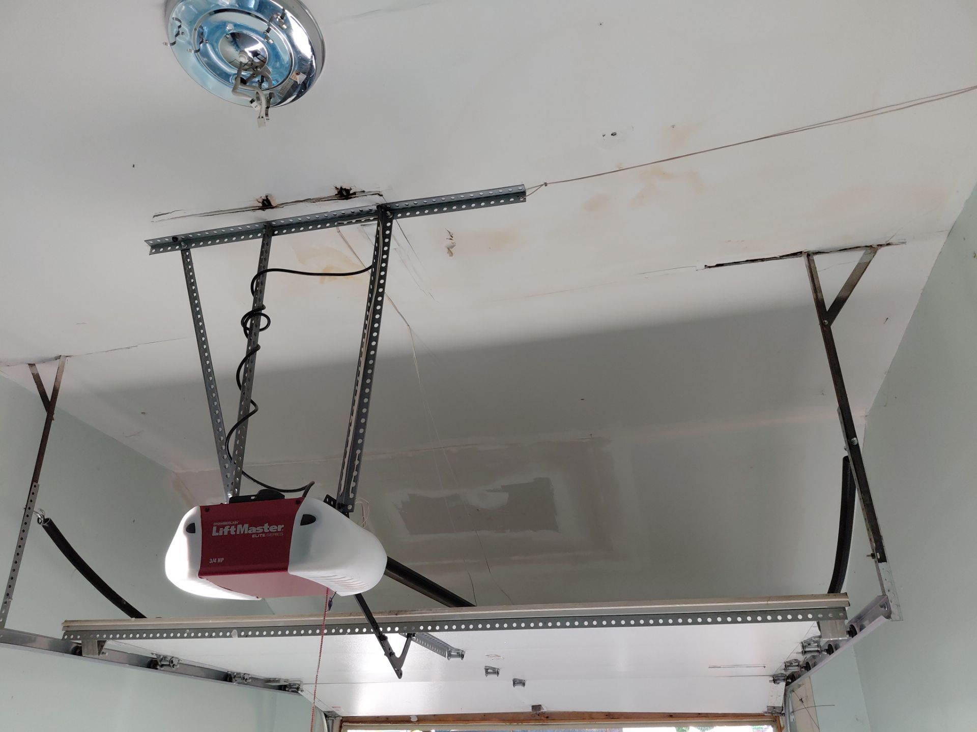 Alexandria: Residential Roof with CertainTeed Landmark Pro in Max Def Burnt Sienna by RM Banning, Inc.