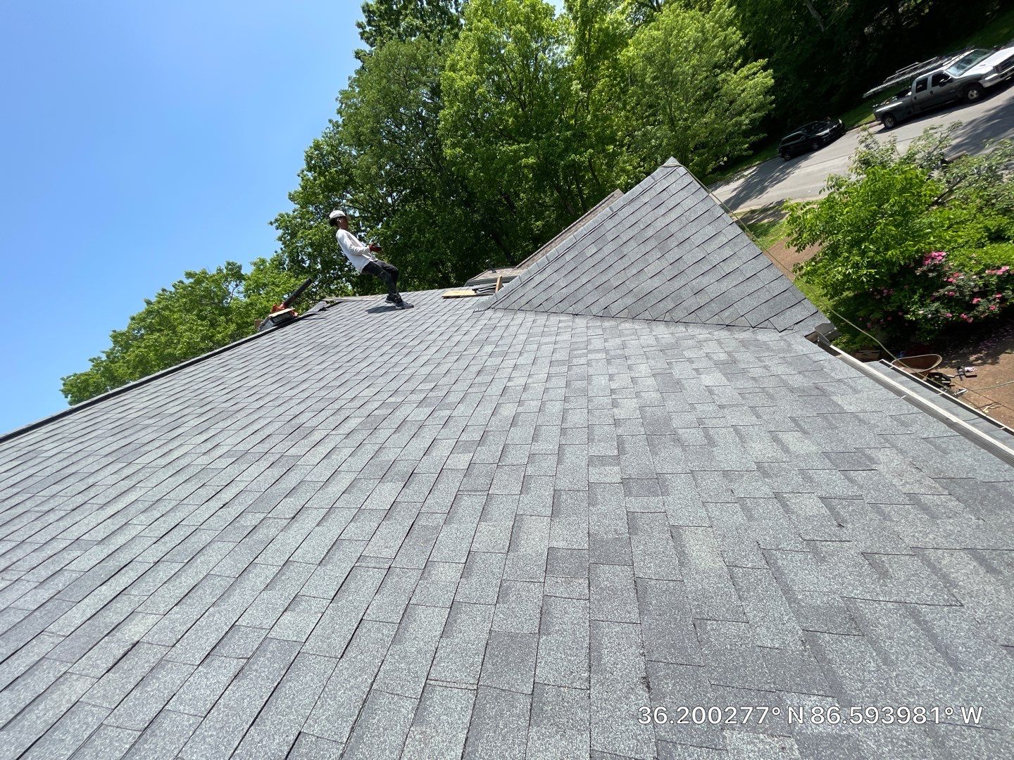 Residential Roofing Installation using Owens Corning Oakridge Roofing System by Undersun Roofing 