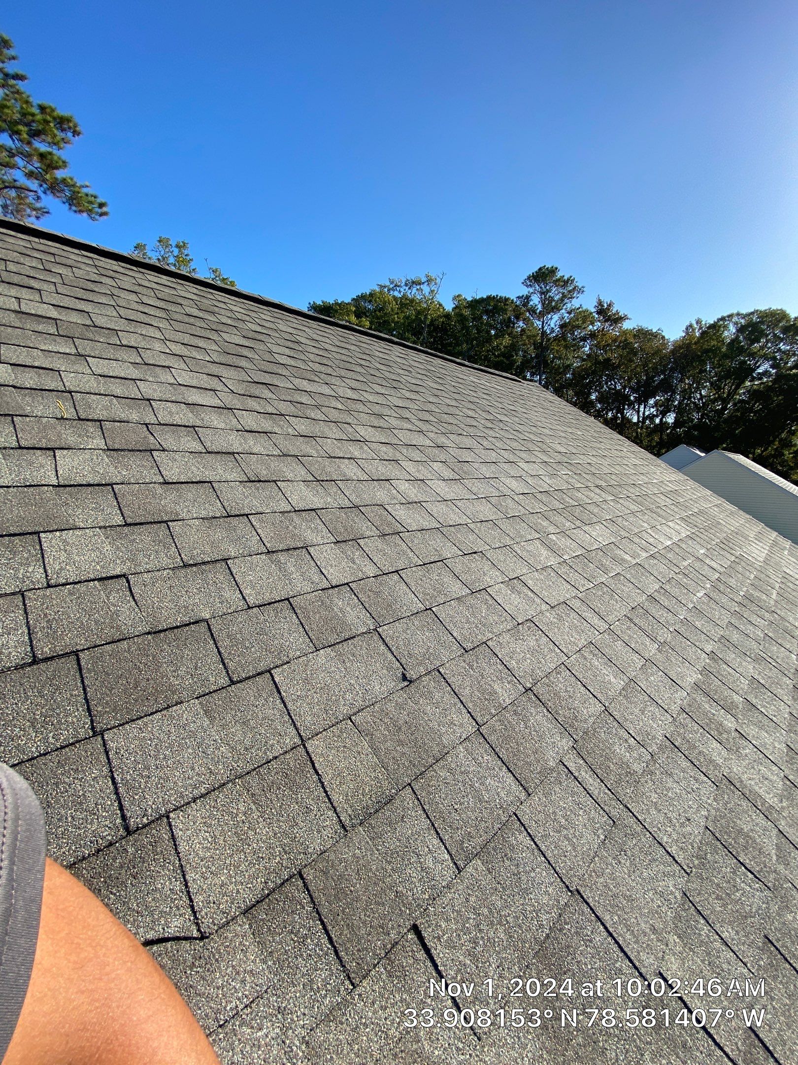GAF HDZ - Weathered Wood by Linta Roofing Inc