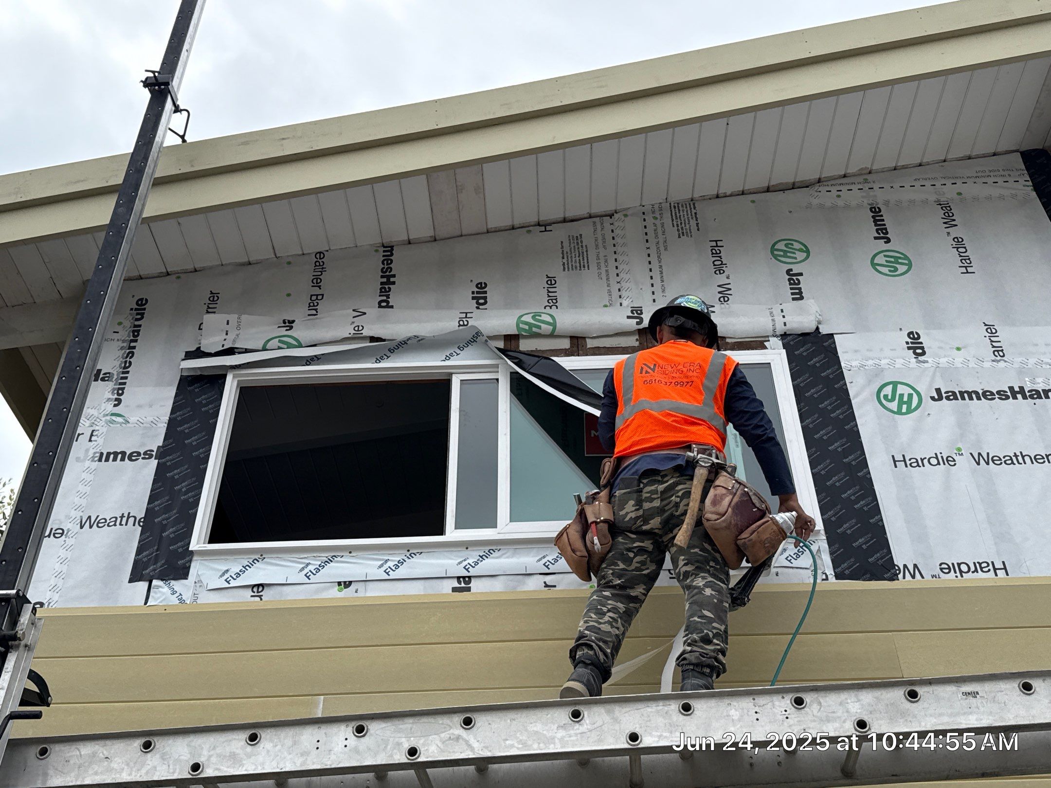 James Hardie prime V-grove by New Era Siding Inc 