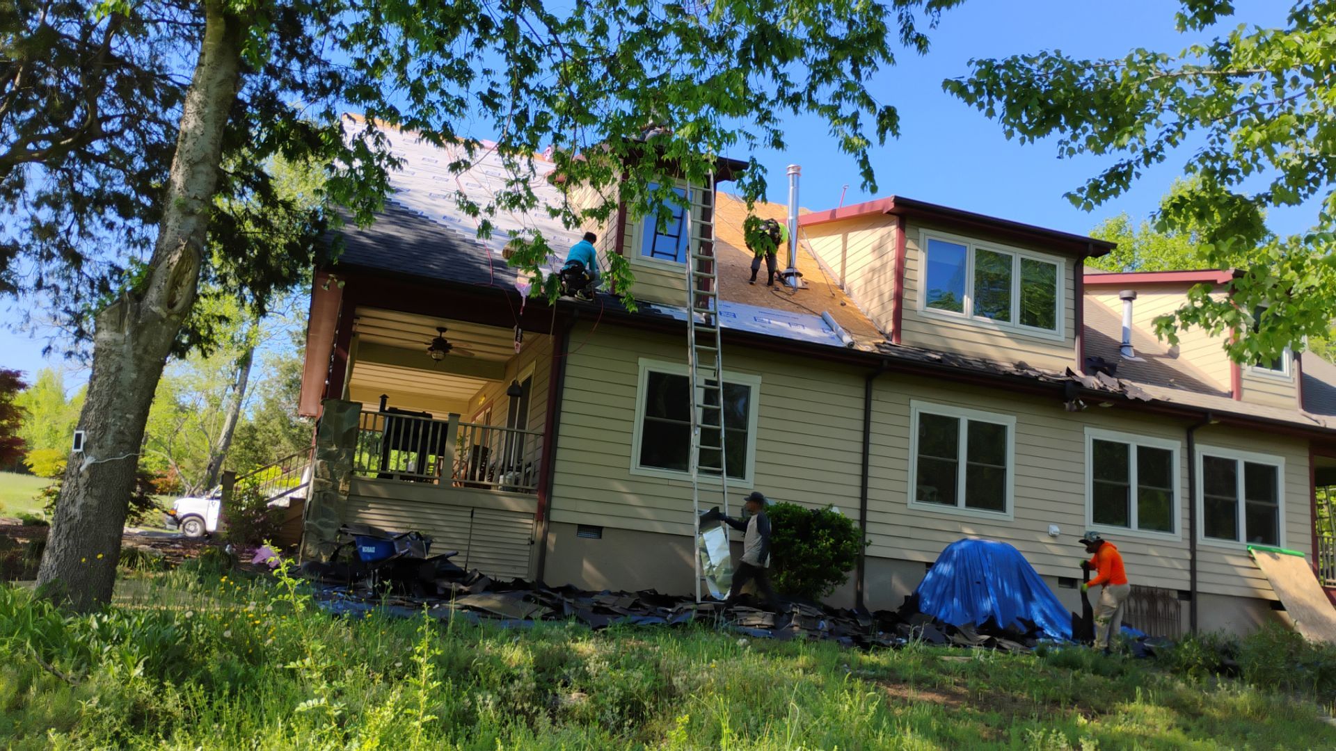 Tony's roof by BROCK BUILDERS 