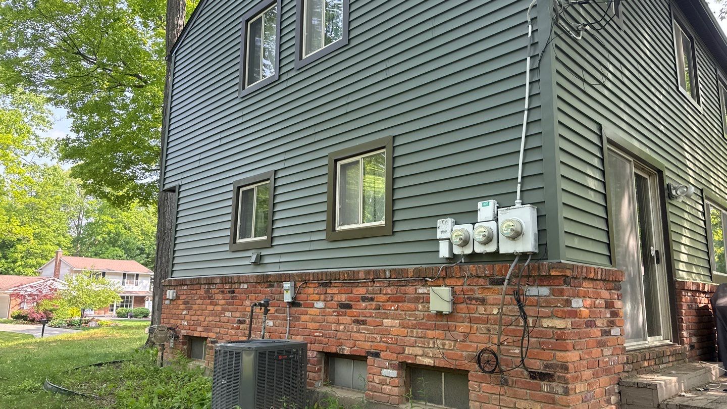 Siding Replacement using Alside Charter Oak D4.5" Deep Moss by 180 Contractors