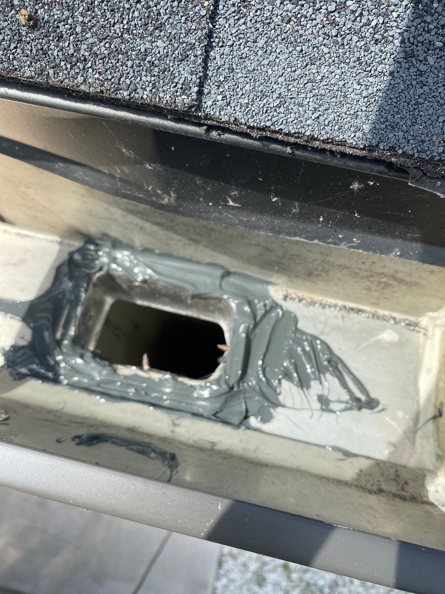 Gutter cleaning all buildings are the same for 6 units in Fort Myers FL by Gutter Professors