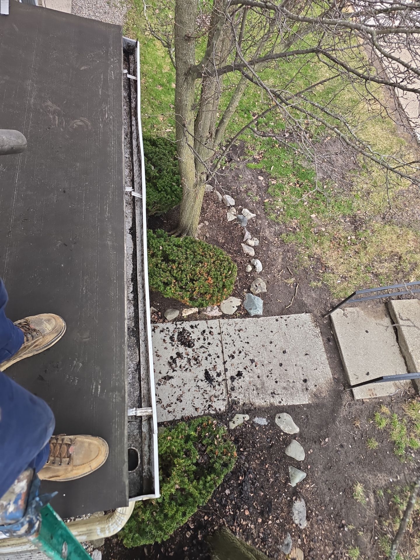 Commercial gutter cleaning Ann Arbor, MI after photo with clean gutters
