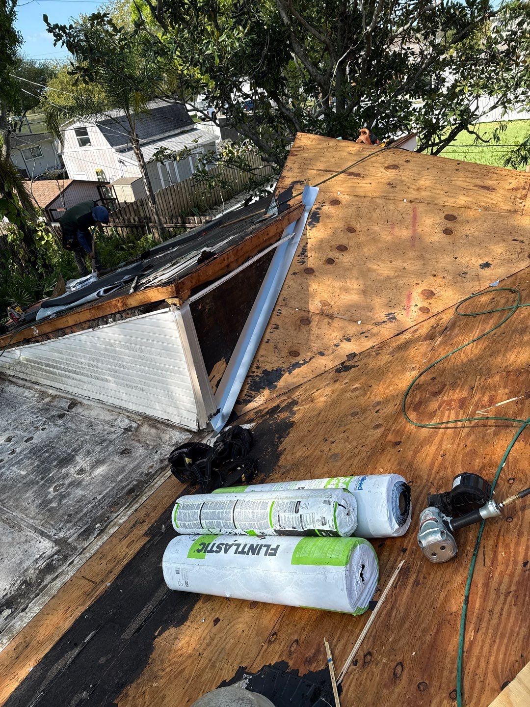 Project in Largo 33773 by Mitchell Roofing Company LLC 