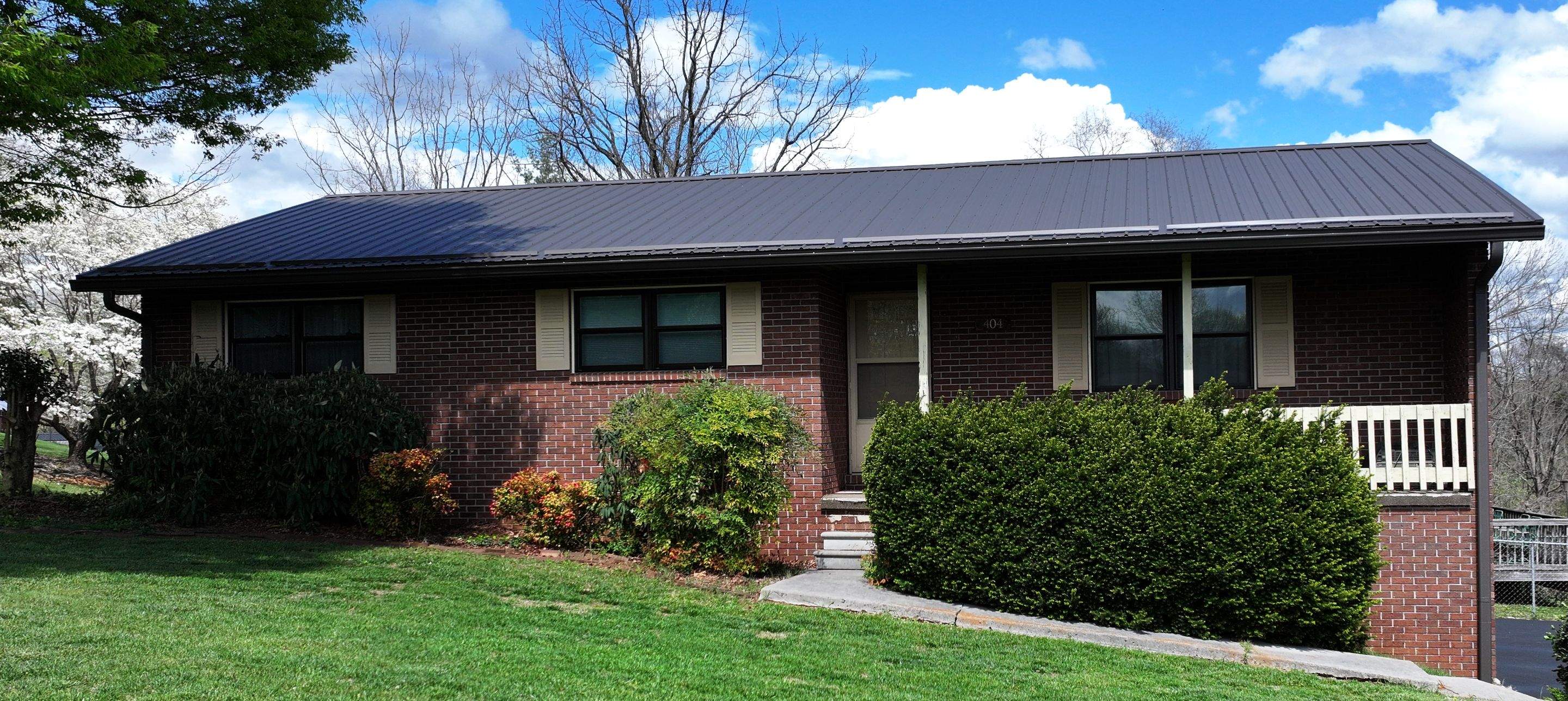 Burrus Residence by Omnia Roofing