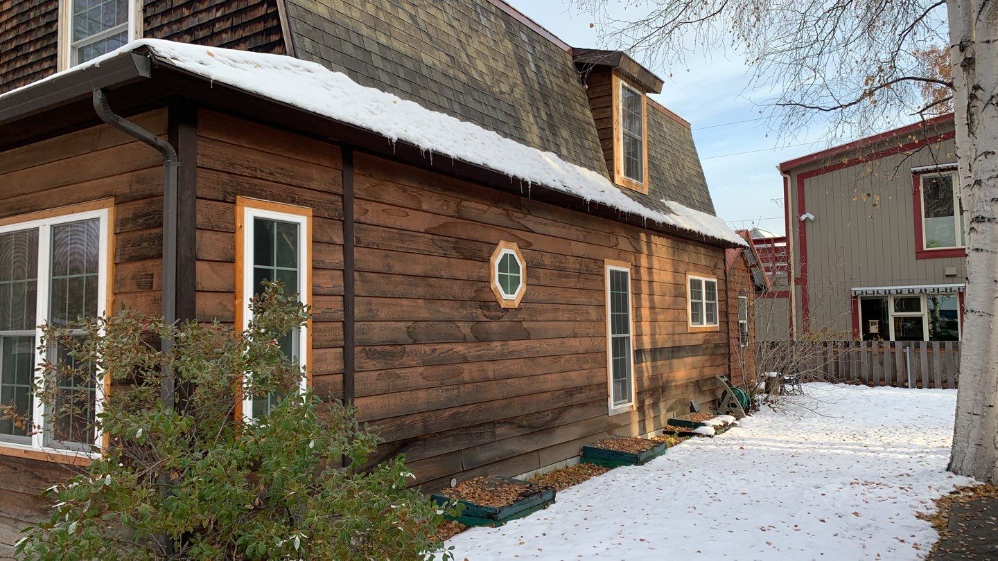 Gorgeous Farmhouse Style Transformation by Midnight Sun Painting