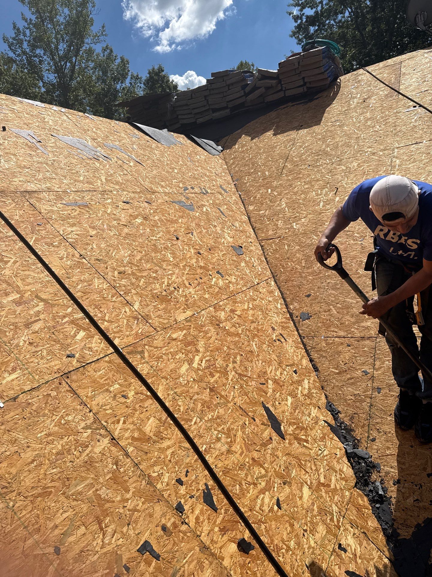 Fairfax station: Residential Roof with CertainTeed Landmark Pro in Max Def Shenandoah  by RM Banning, Inc.