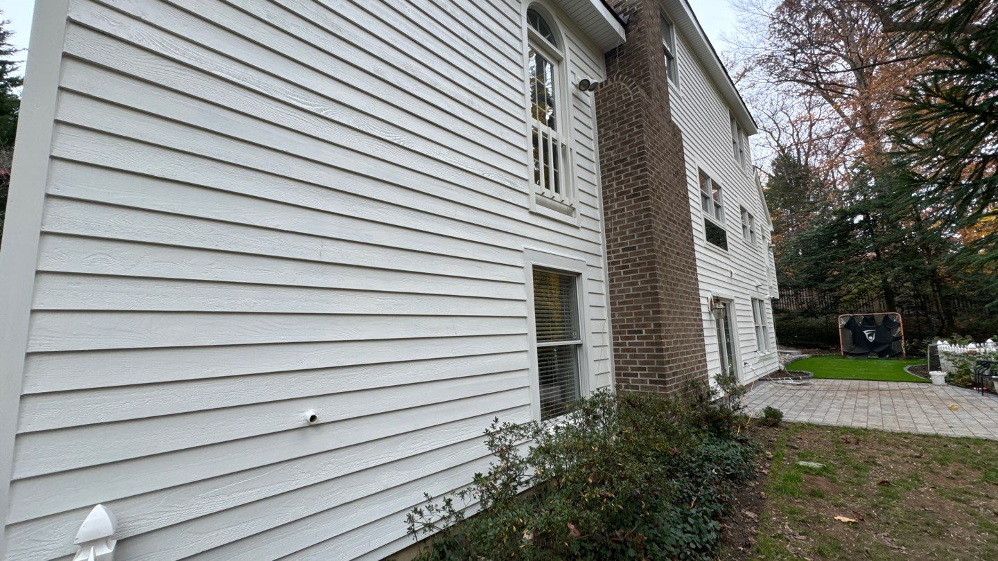 Arlington: Bevel Cedar Wood Siding Restoration by RM Banning, Inc.