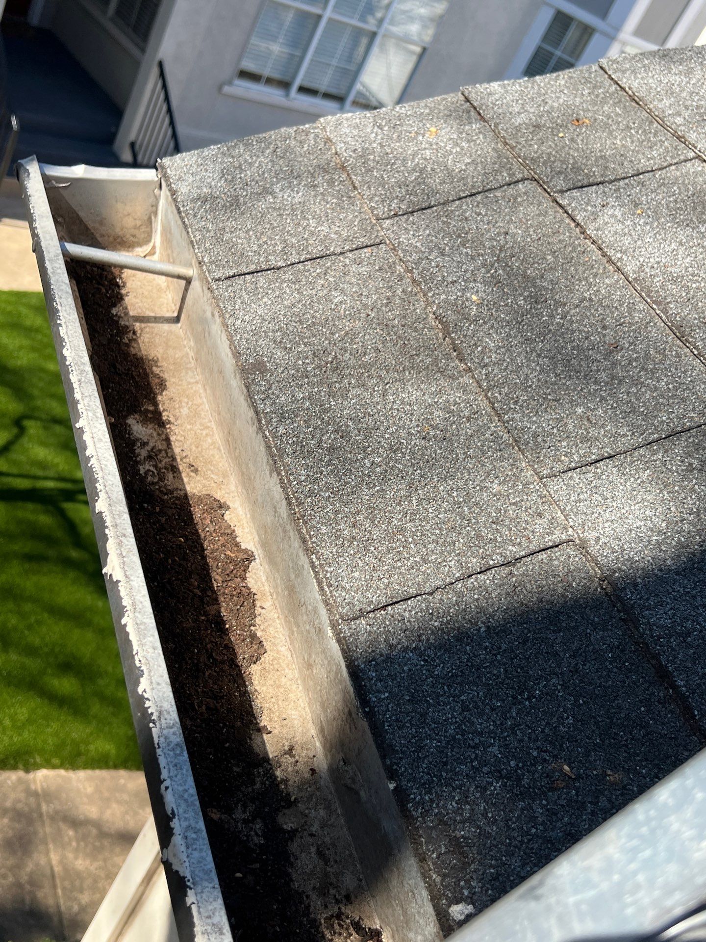 Commercial gutter cleaning Carrollton, TX after photo with clean gutters