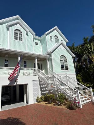 White K Style Seamless Gutters using 6 Inch Seamless Gutters in Siesta Key FL