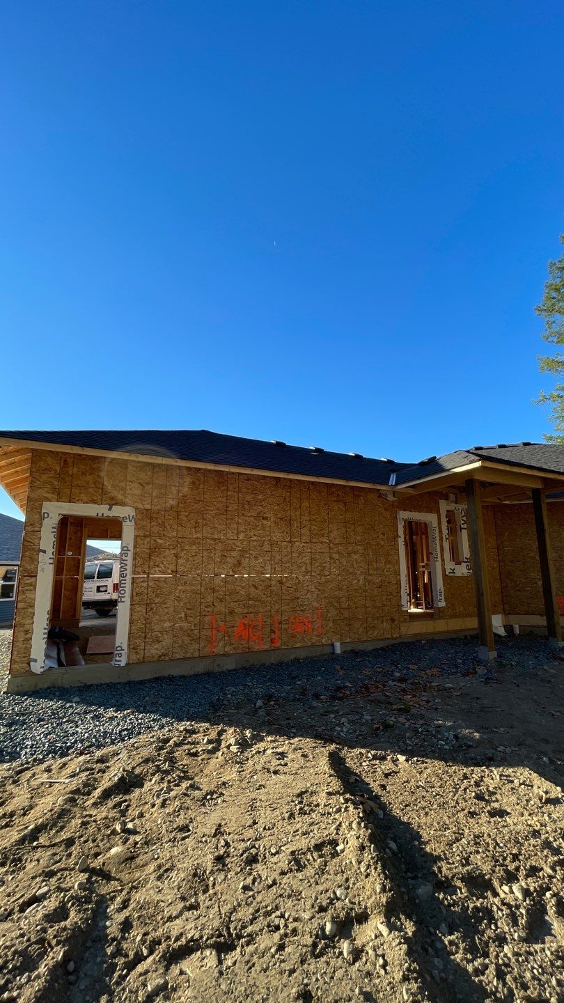 Residential Roofing Installation using OC Oakridge shingles by Top Notch Roofing Inc