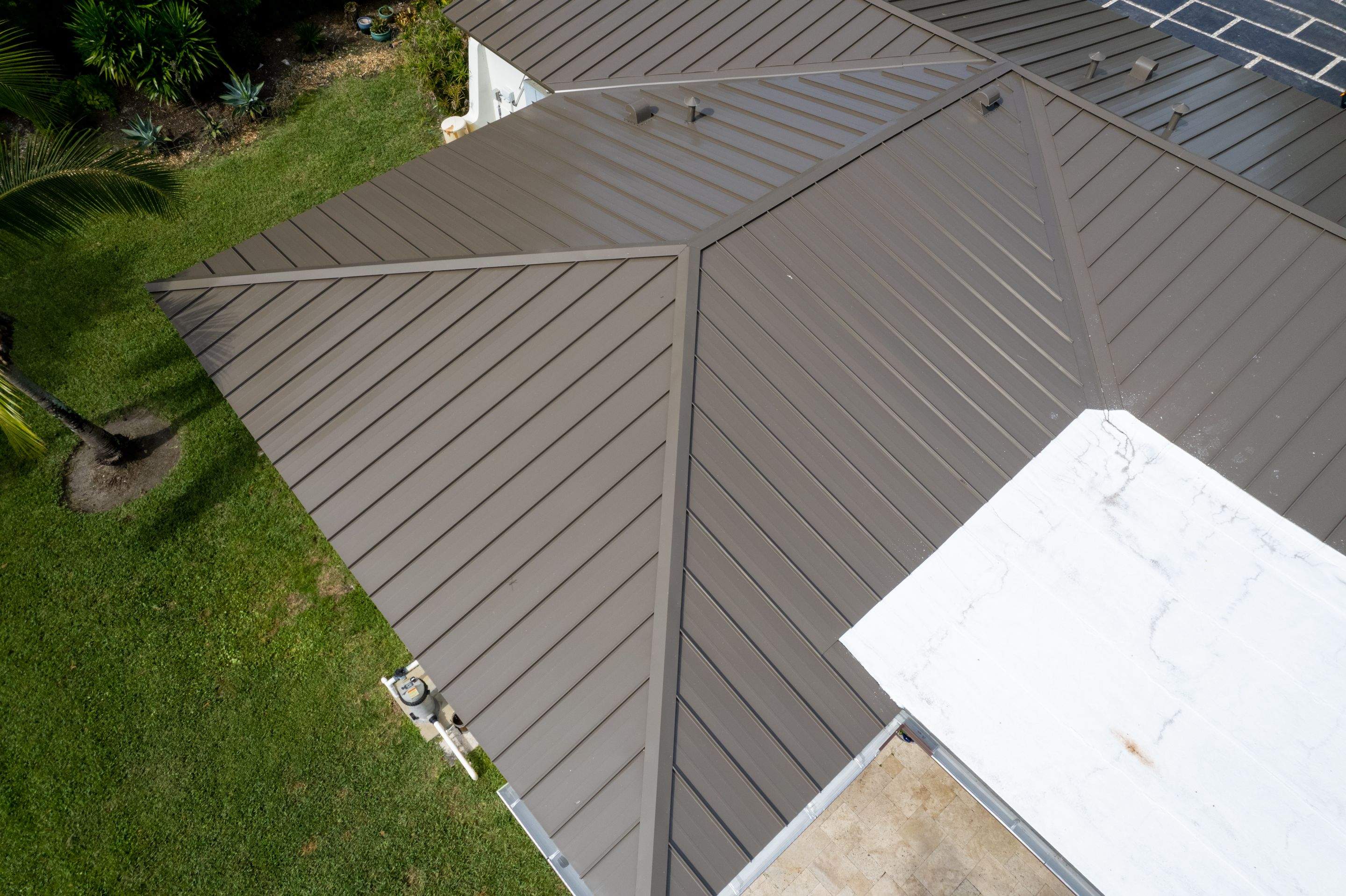 Metal Roof - Galvalume - Medium Bronze by Istueta Roofing