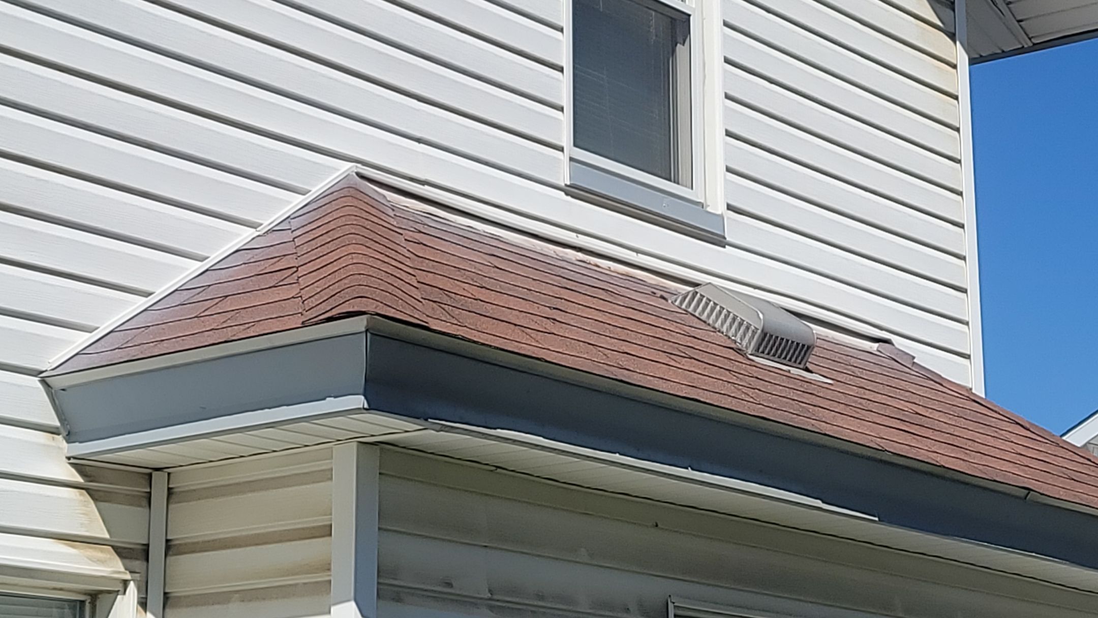 ATLAS PINNACLE COLOR: HEATHERBLEND DRIPE EDGE: WHITE by Eagle Eye Roofing