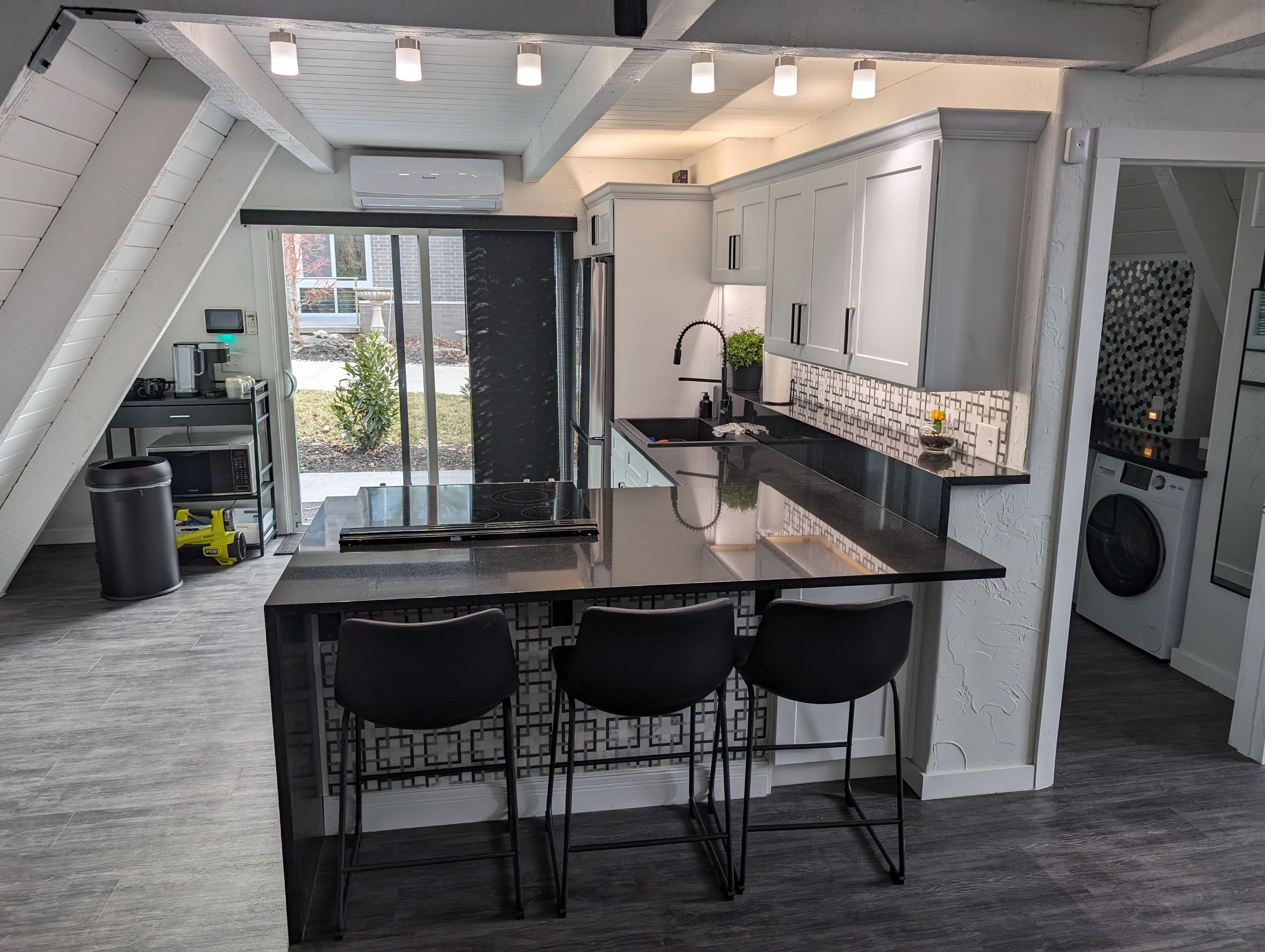 Kitchen Remodel using White Shaker Cabinetry by Kitchen Works LLC