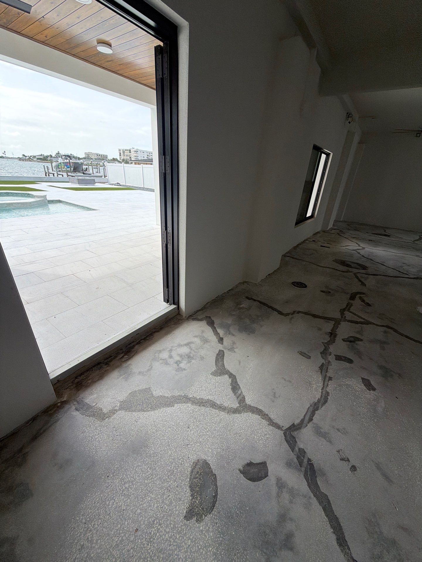 Residential Garage Floor Preparation and Epoxy Coating in Dunedin by Performance Floors & Coating
