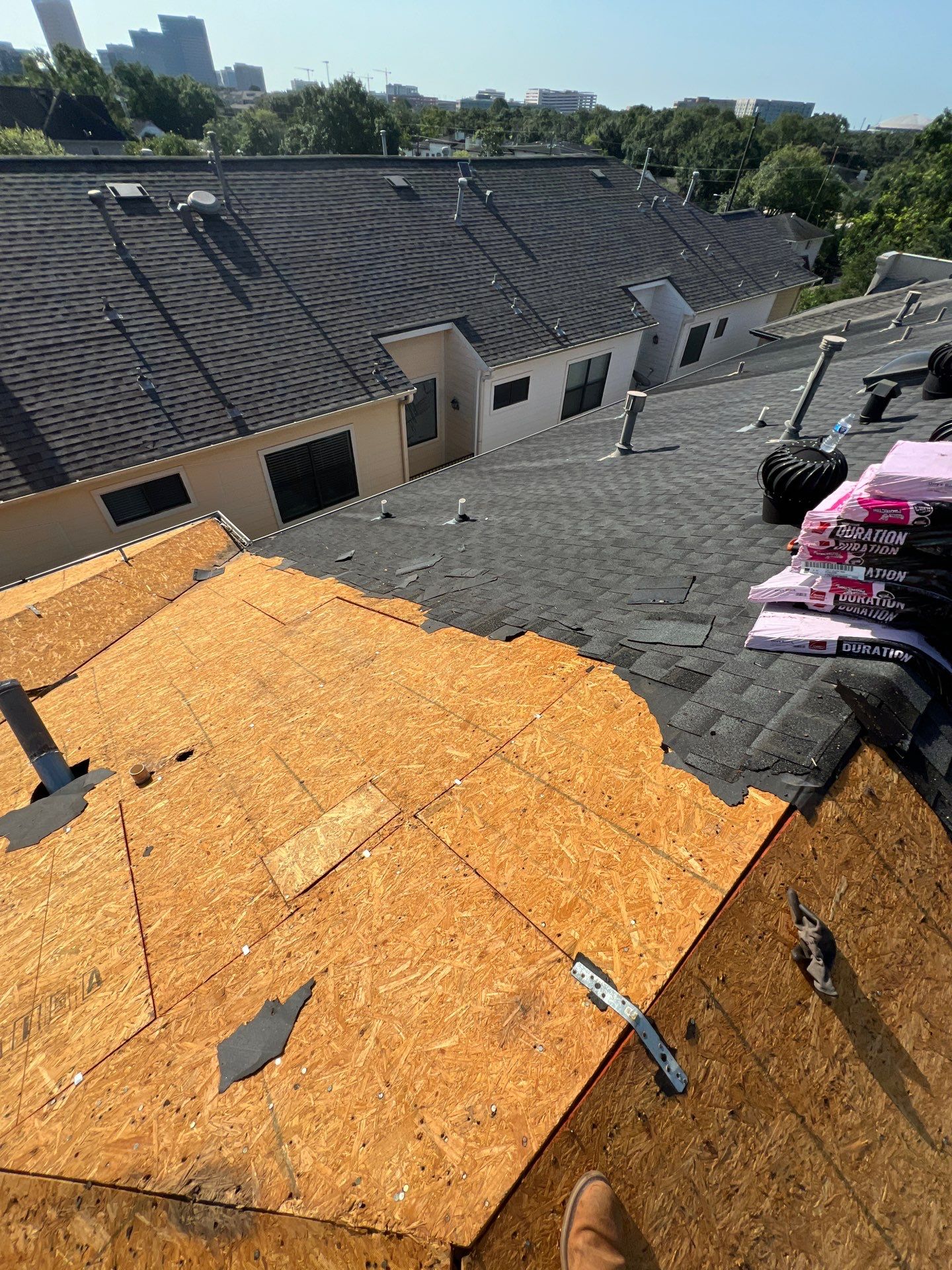 Residential Roofing Installation using Owen's Corning Duration (Lifetime) Shingles by Roof Repair Company