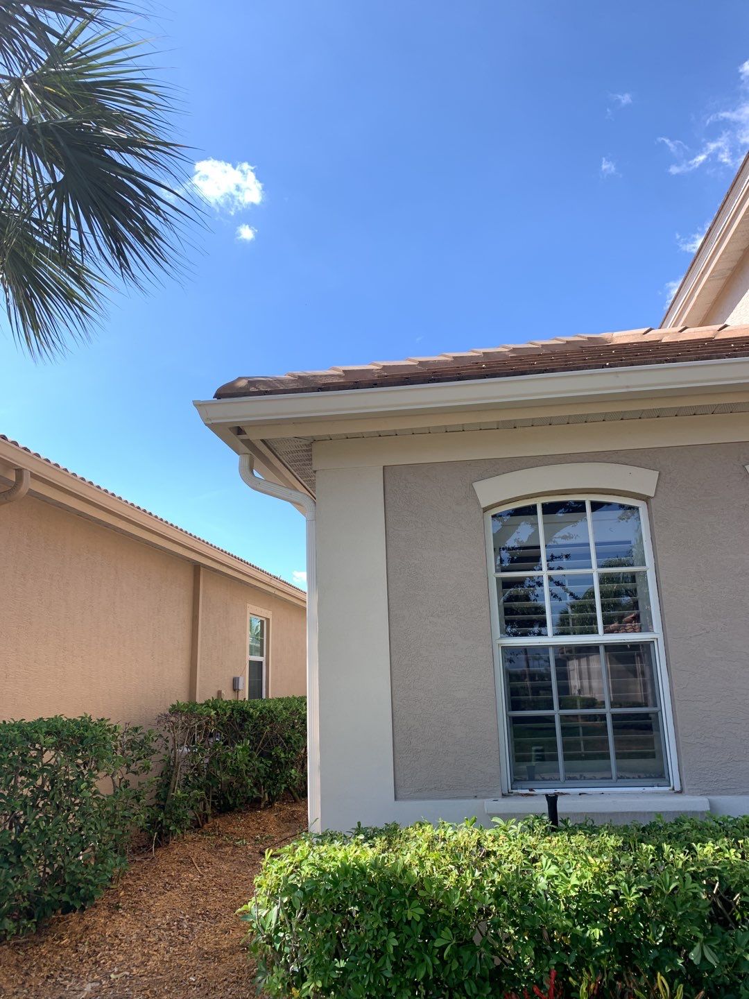 6-Inch Seamless Gutters in Fort Myers FL by Gutter Professor by Gutter Professors