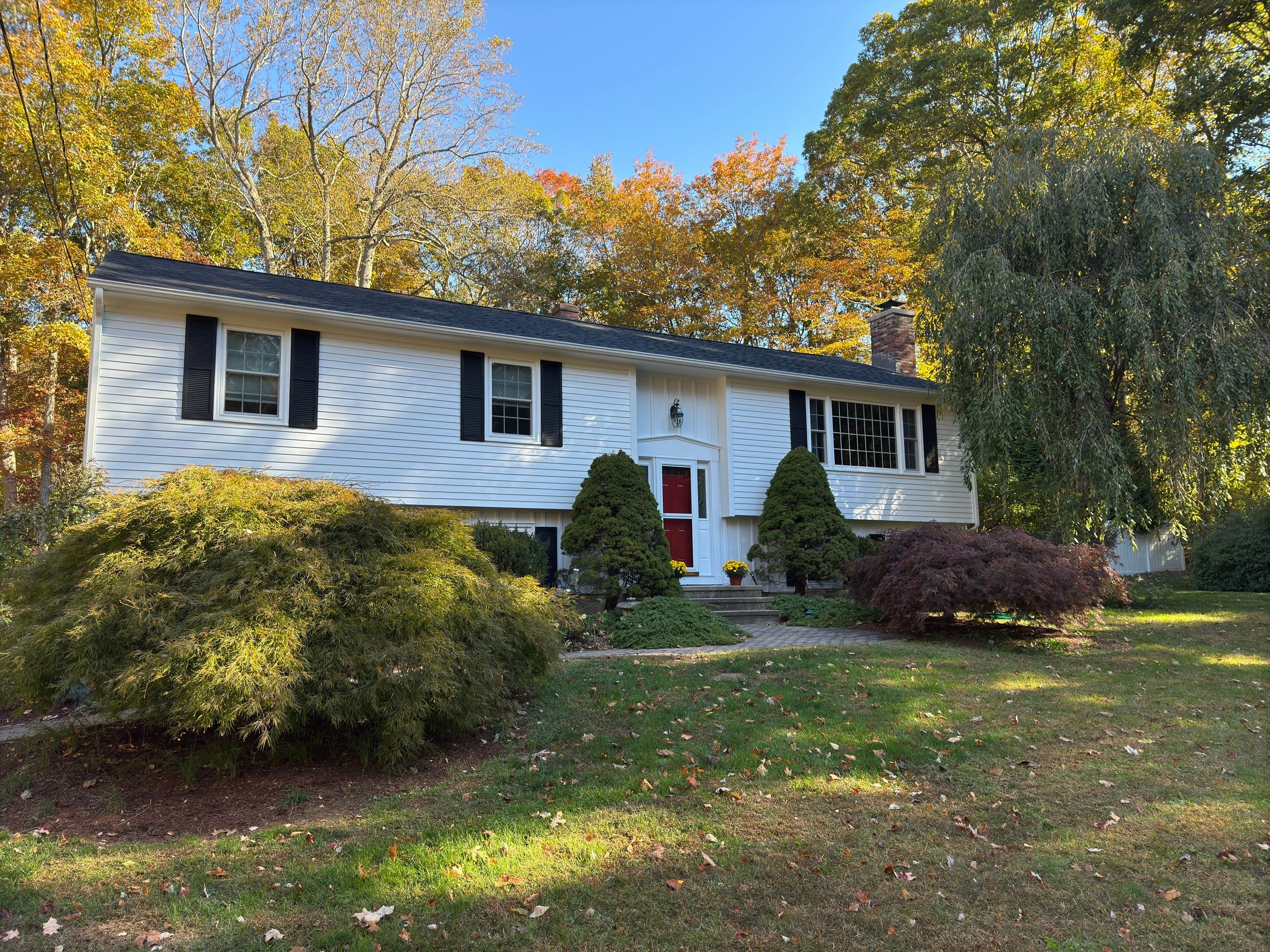 Exterior Painting using Benjamin Moore Aura Exterior by Trendy Walls Inc.