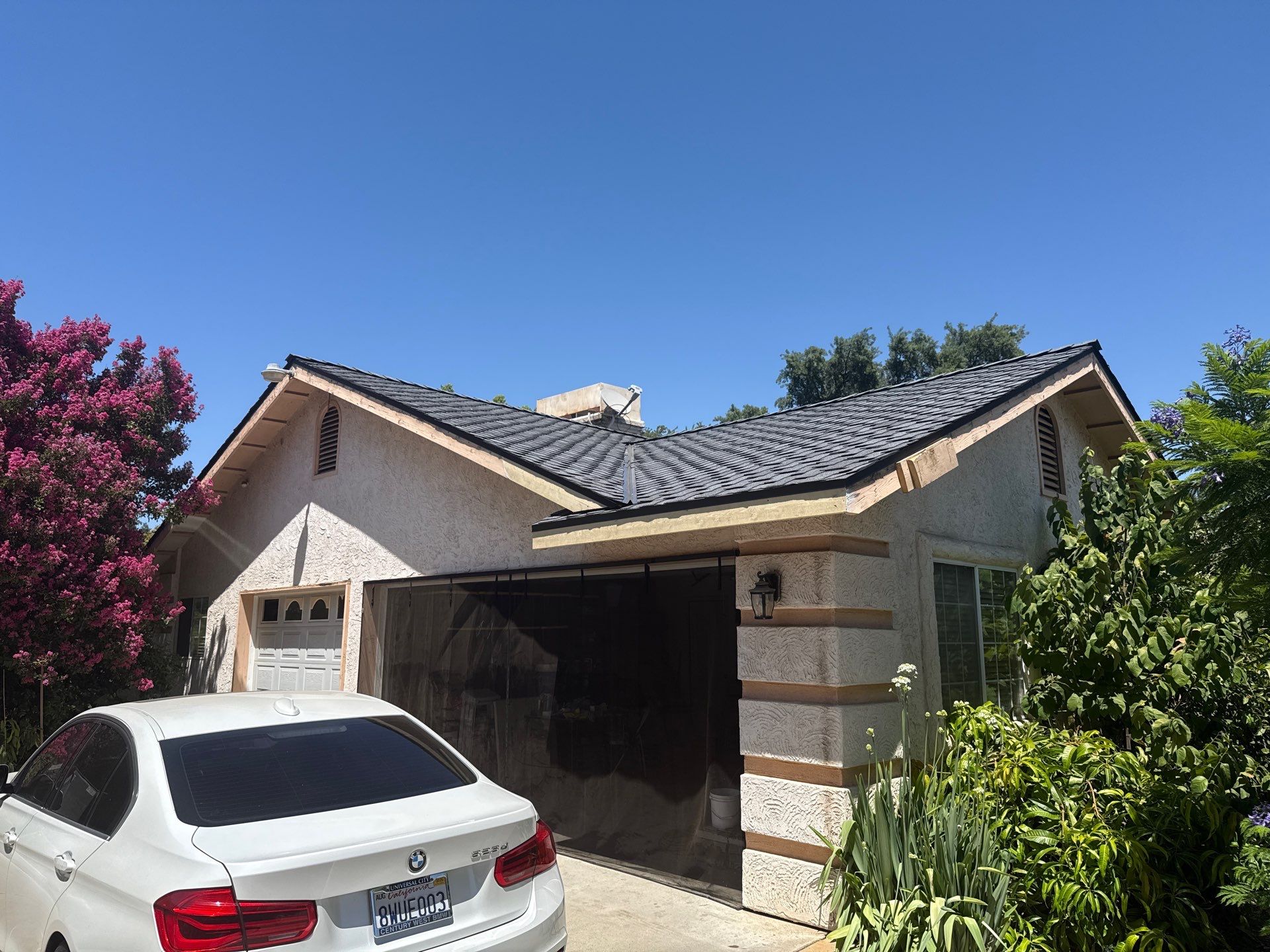 Presidential shingle roof by Straight Edge Roofing Inc