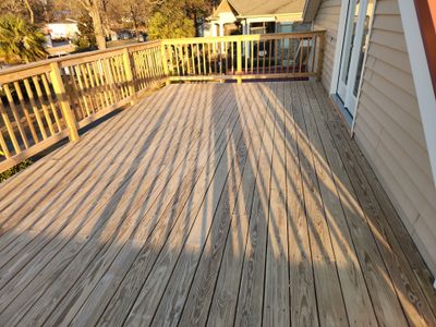 Weathered Deck using Wood Sealant