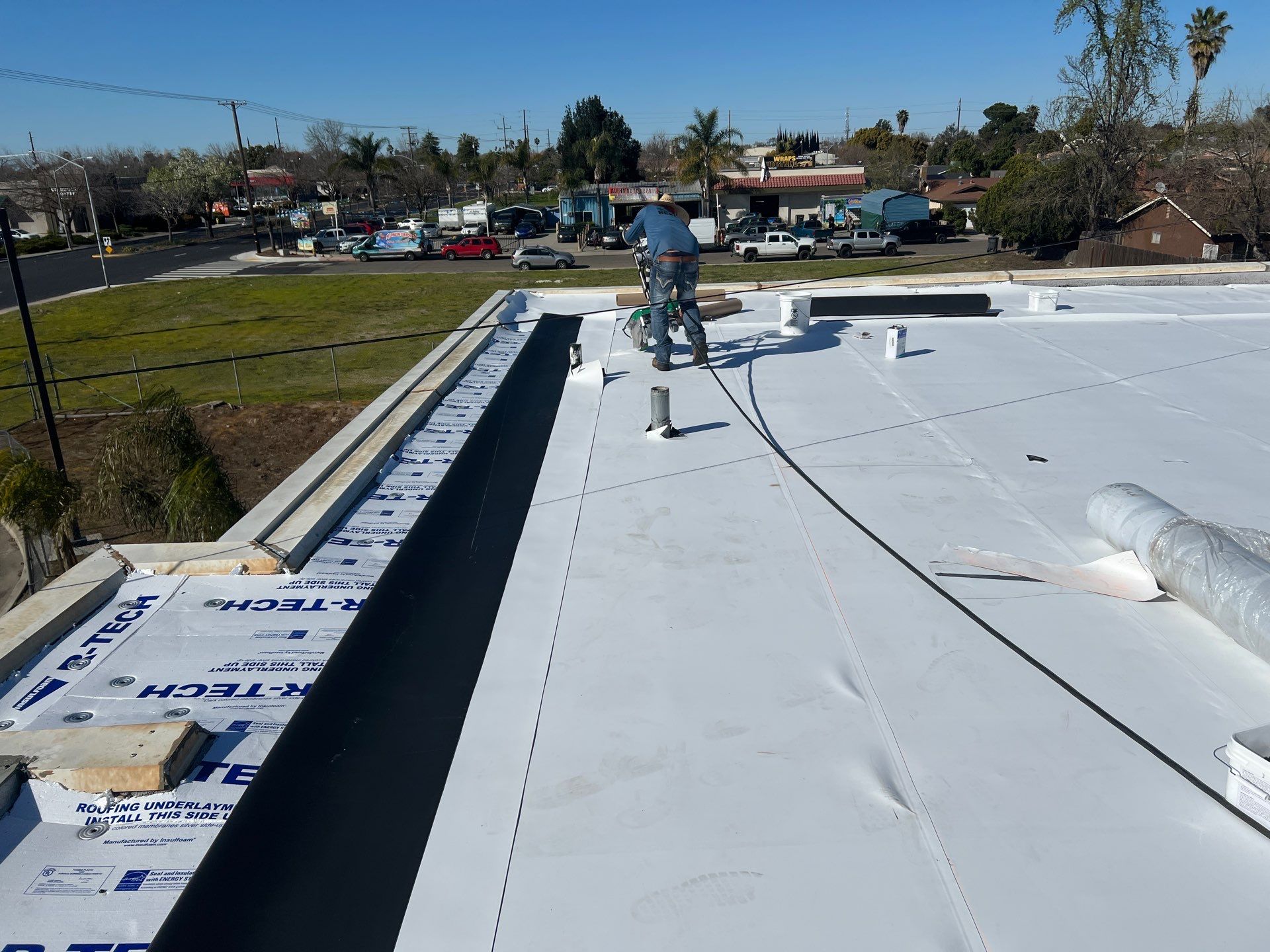 TPO single-ply roofing system using GAF Everguard 60 mil by Straight Edge Roofing Inc