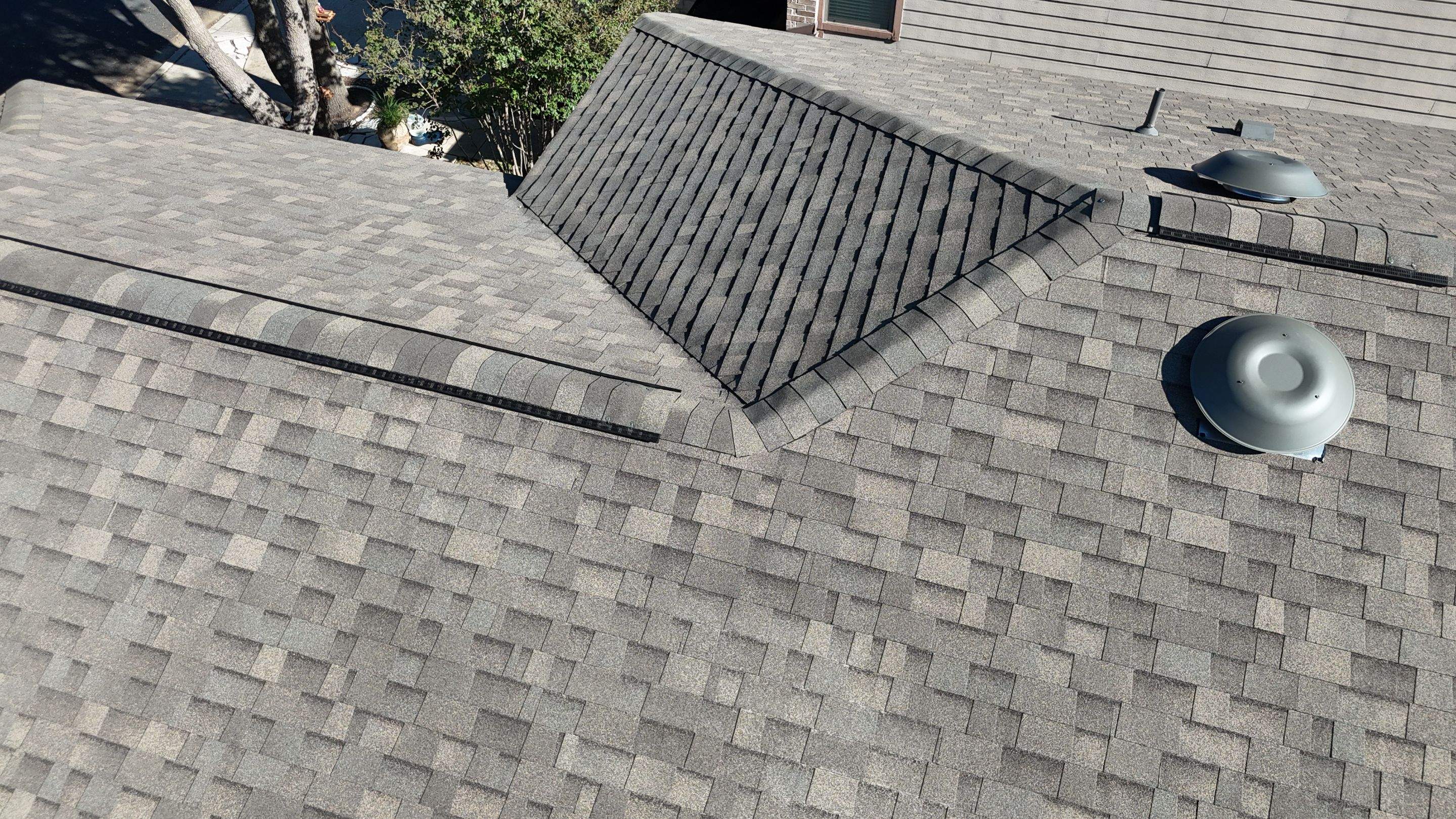 Weathered Wood - Malarkey Vista by RoofsOnly.com