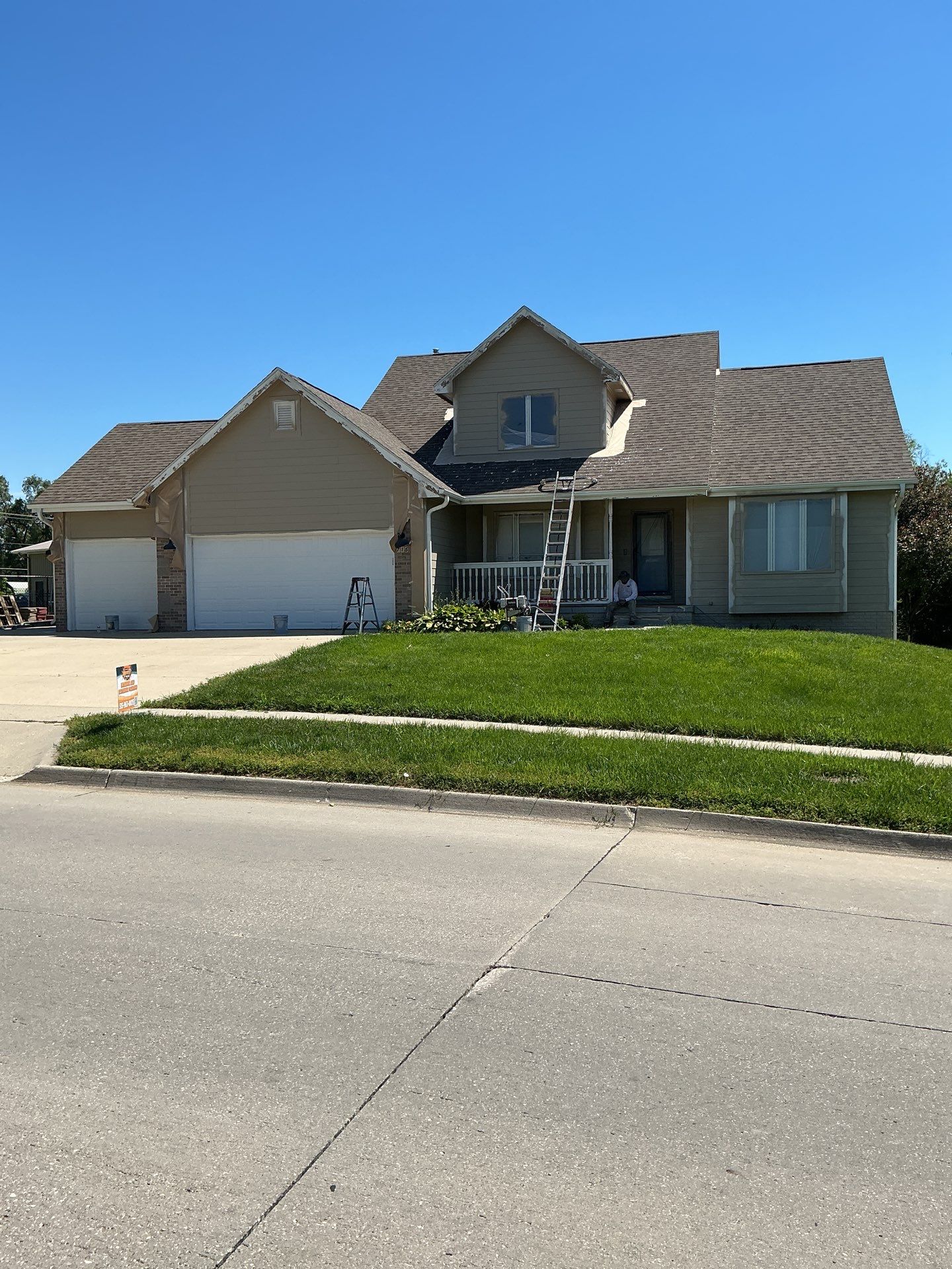 Residential Exterior Repaint  by Midwest Paint LLC