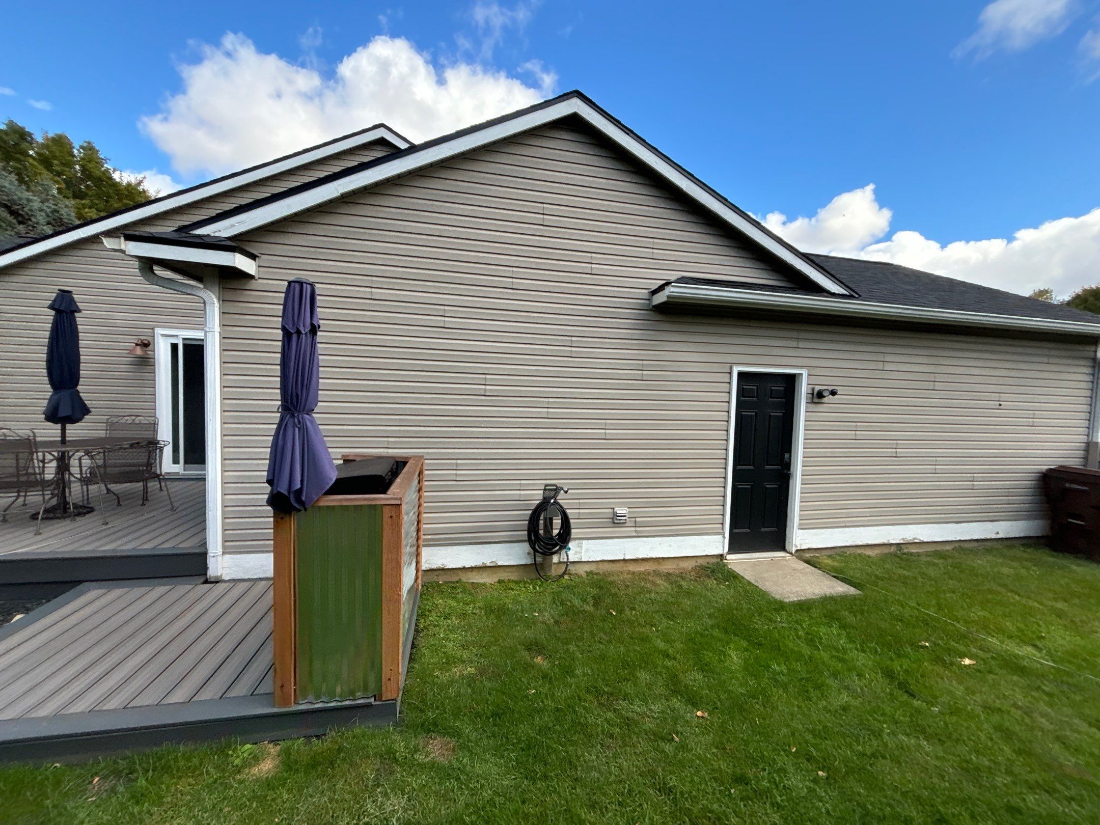 Siding Replacement using Alside Charter Oak D4.5" Riveria Dusk by 180 Contractors