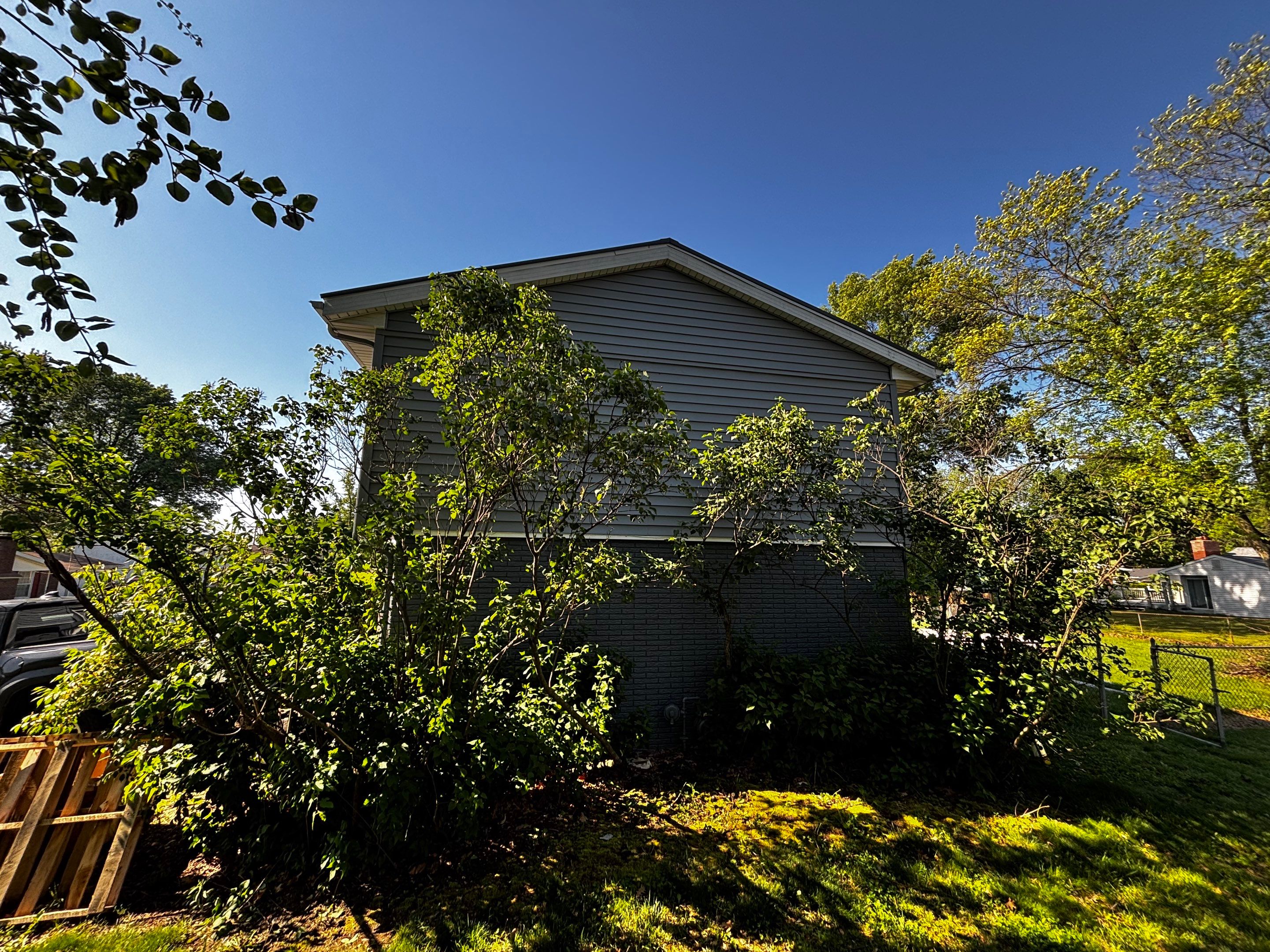 Exterior Siding, Caulking & Gutter Repair – Belleville, IL by Legendary Services Company LLC.