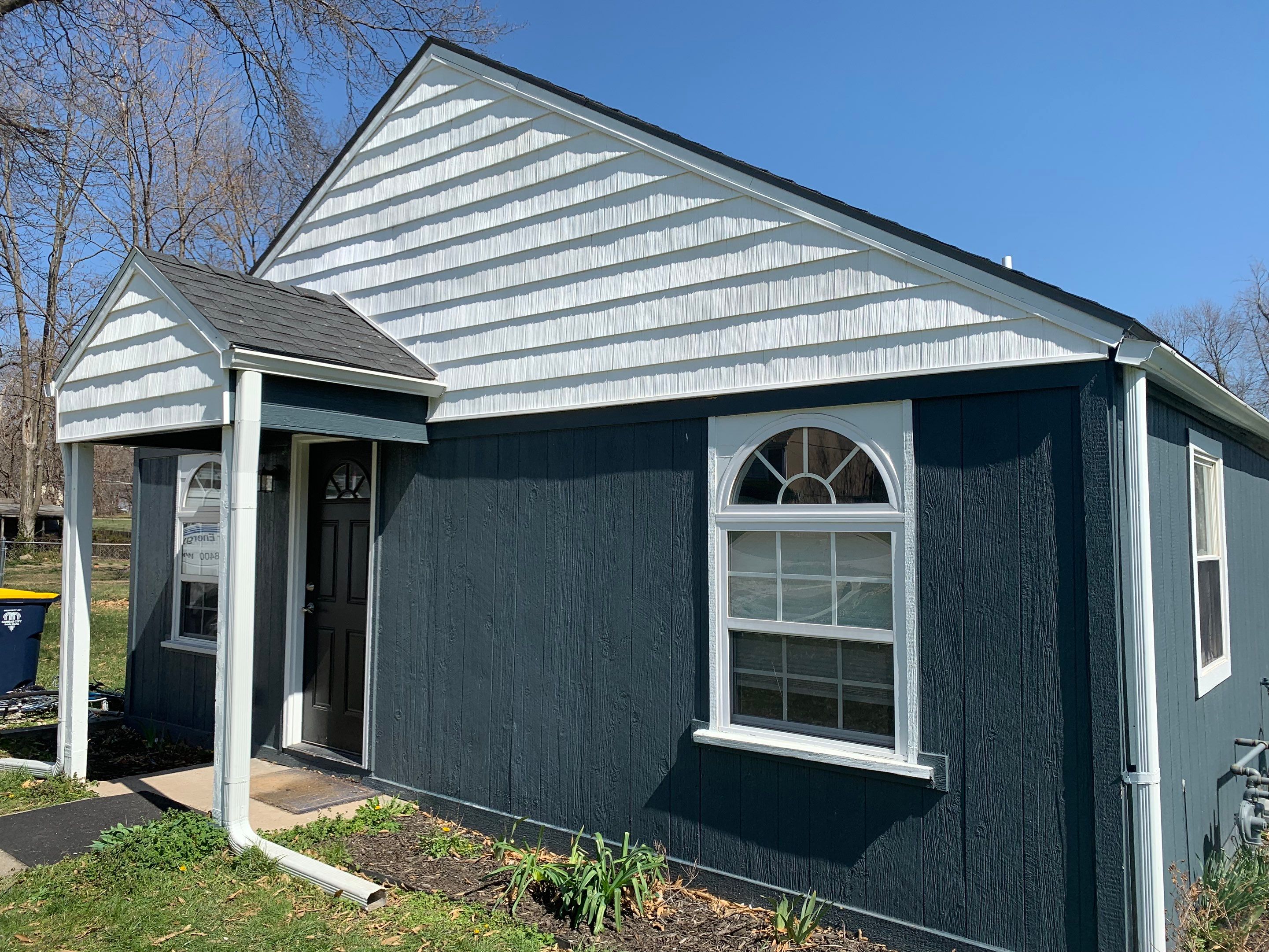 Siding Installation using Shake Siding by EEC Windows, Siding & Roofing