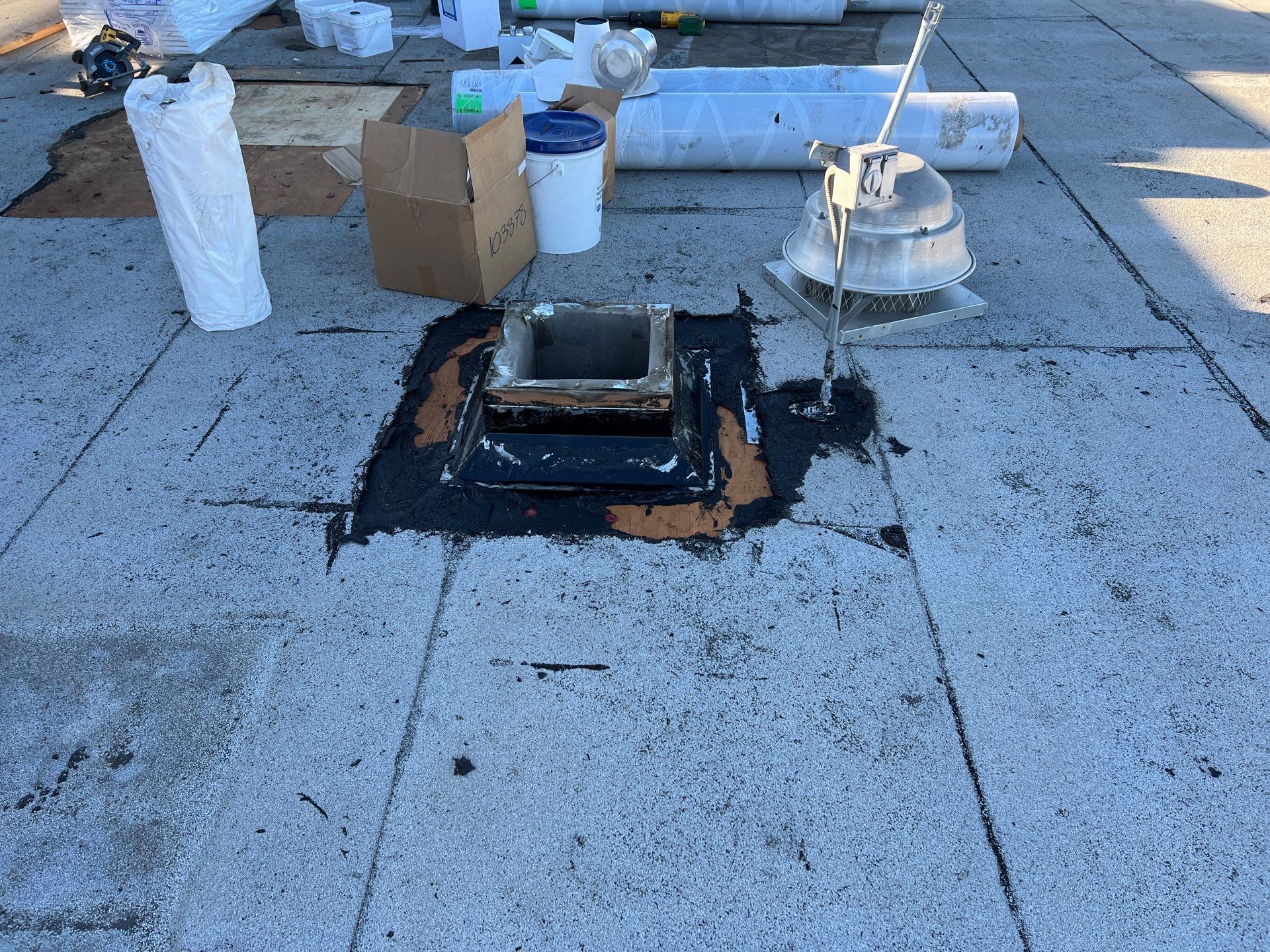 TPO single-ply roofing system using GAF Everguard 60 mil by Straight Edge Roofing Inc