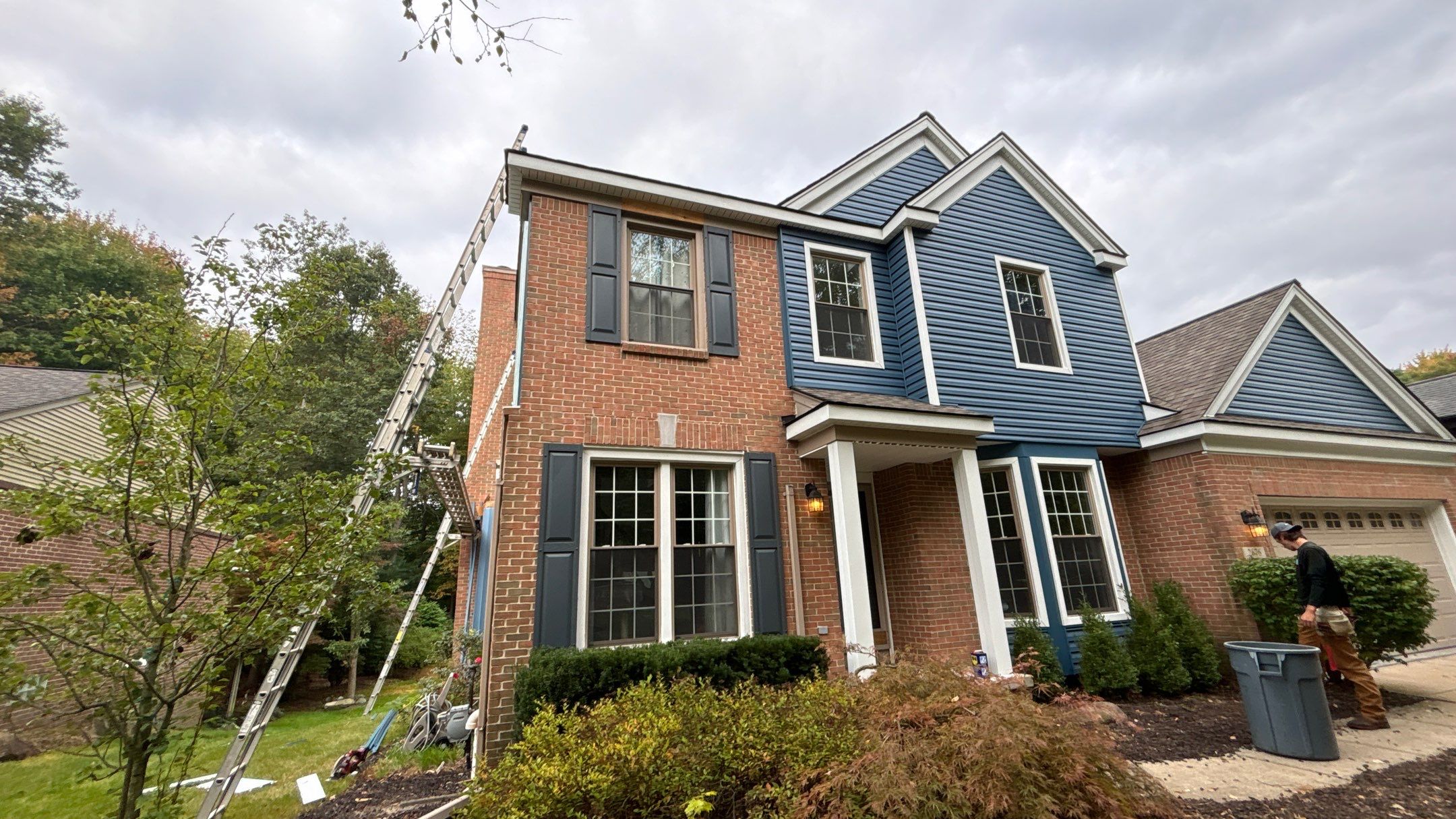 Siding Replacement using Alside Charter Oak D4.5" by 180 Contractors
