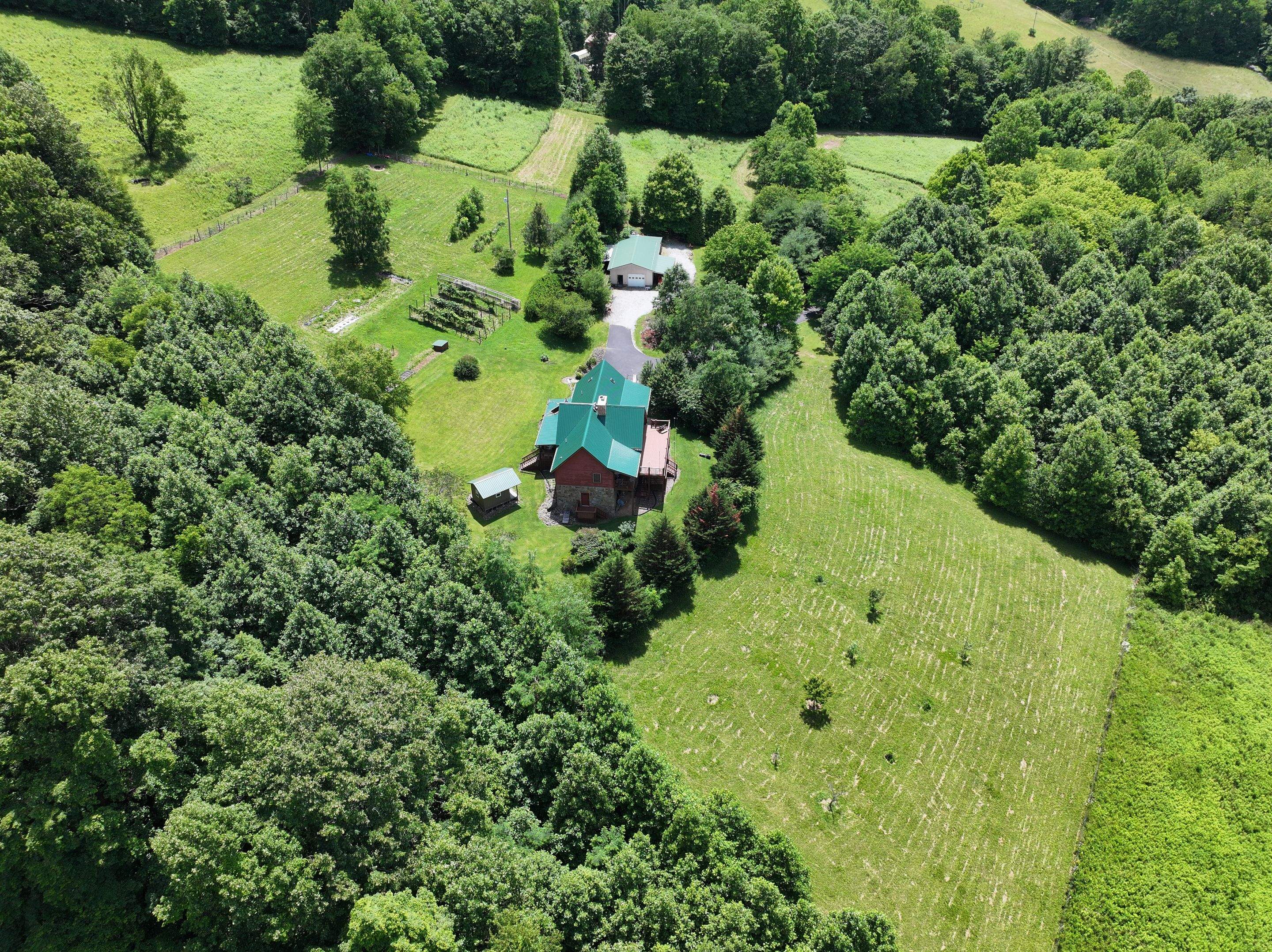 Crigger Residence by Omnia Roofing