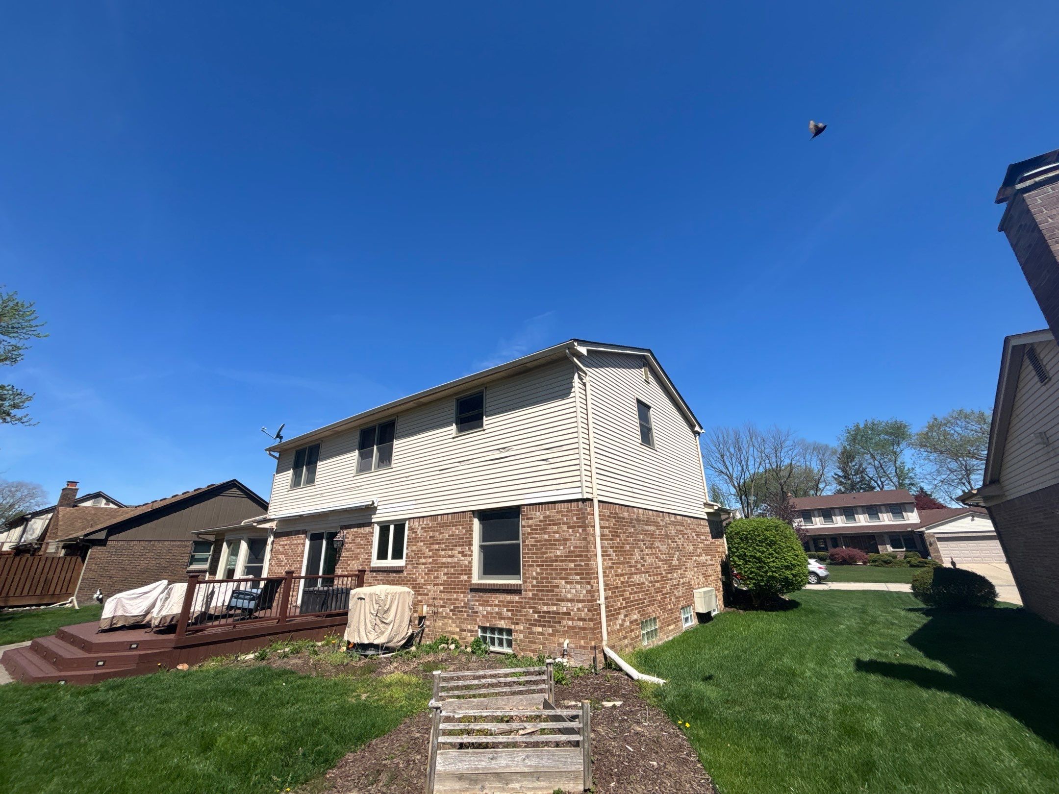 Siding Replacement using Alside S7 Cedar Mill Grain Pebble by 180 Contractors